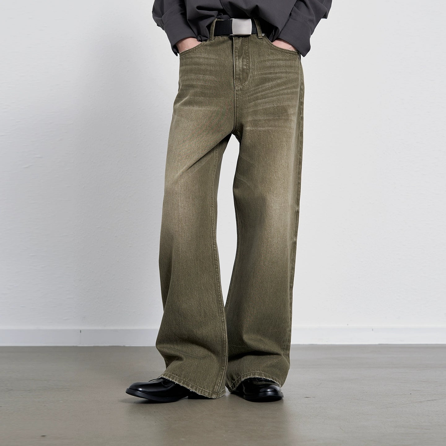 Sand wash Mid-rise Jeans