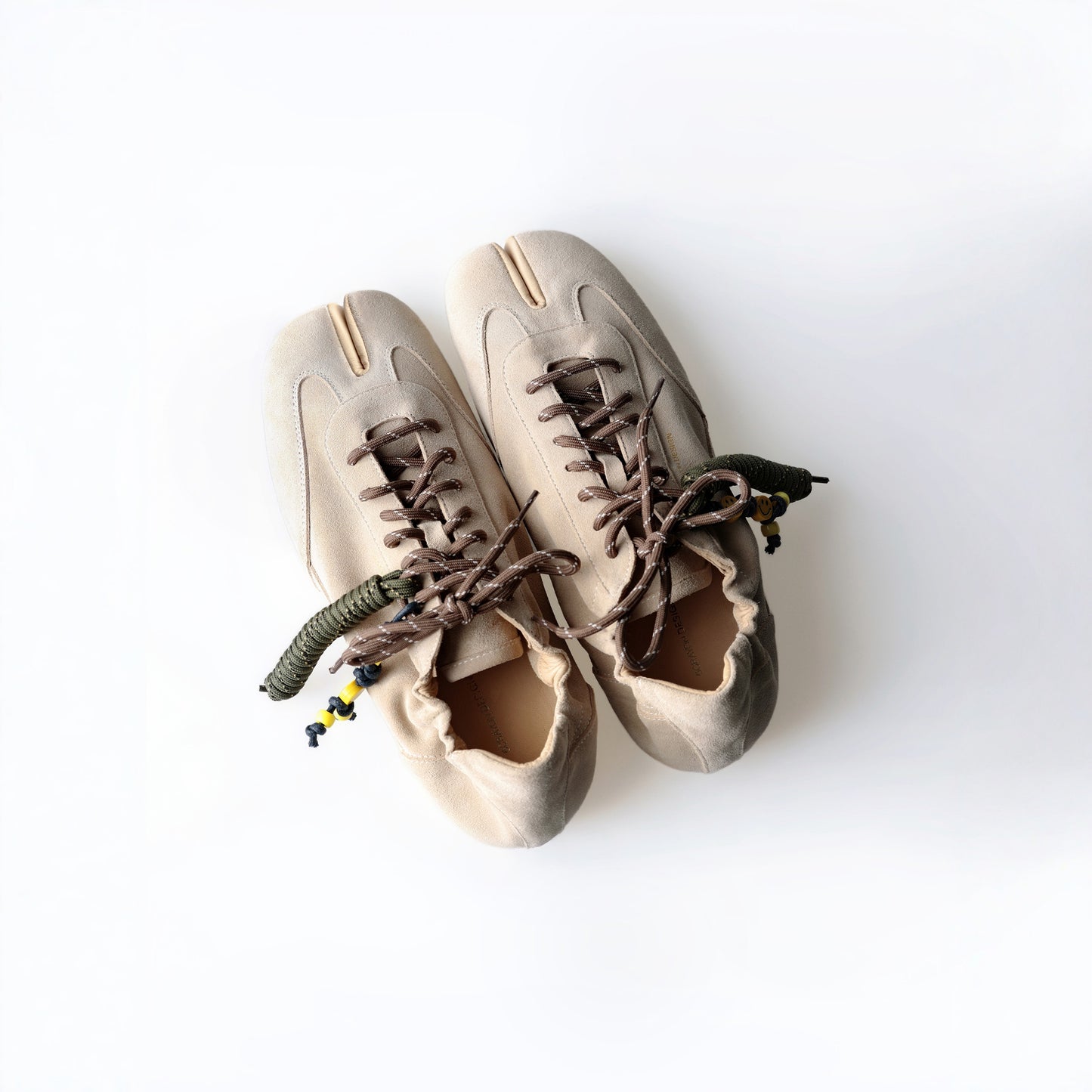khaki soft cowhide tabi sneakers