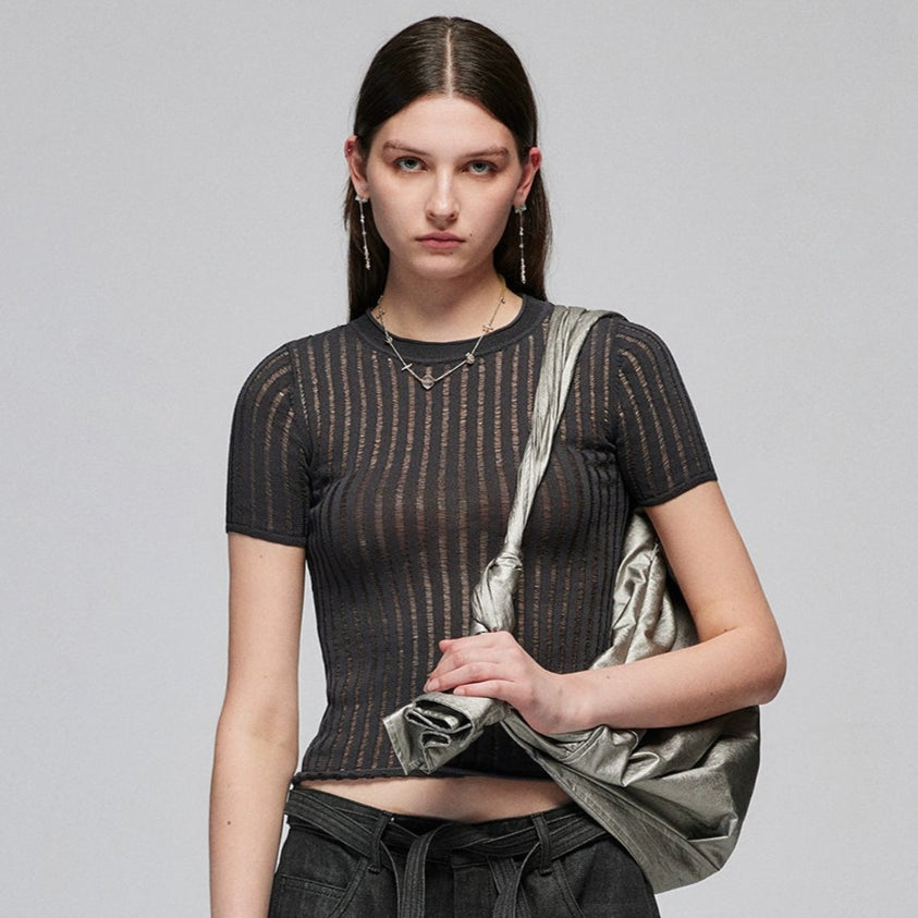 high-neck cropped short sleeve T-shirt