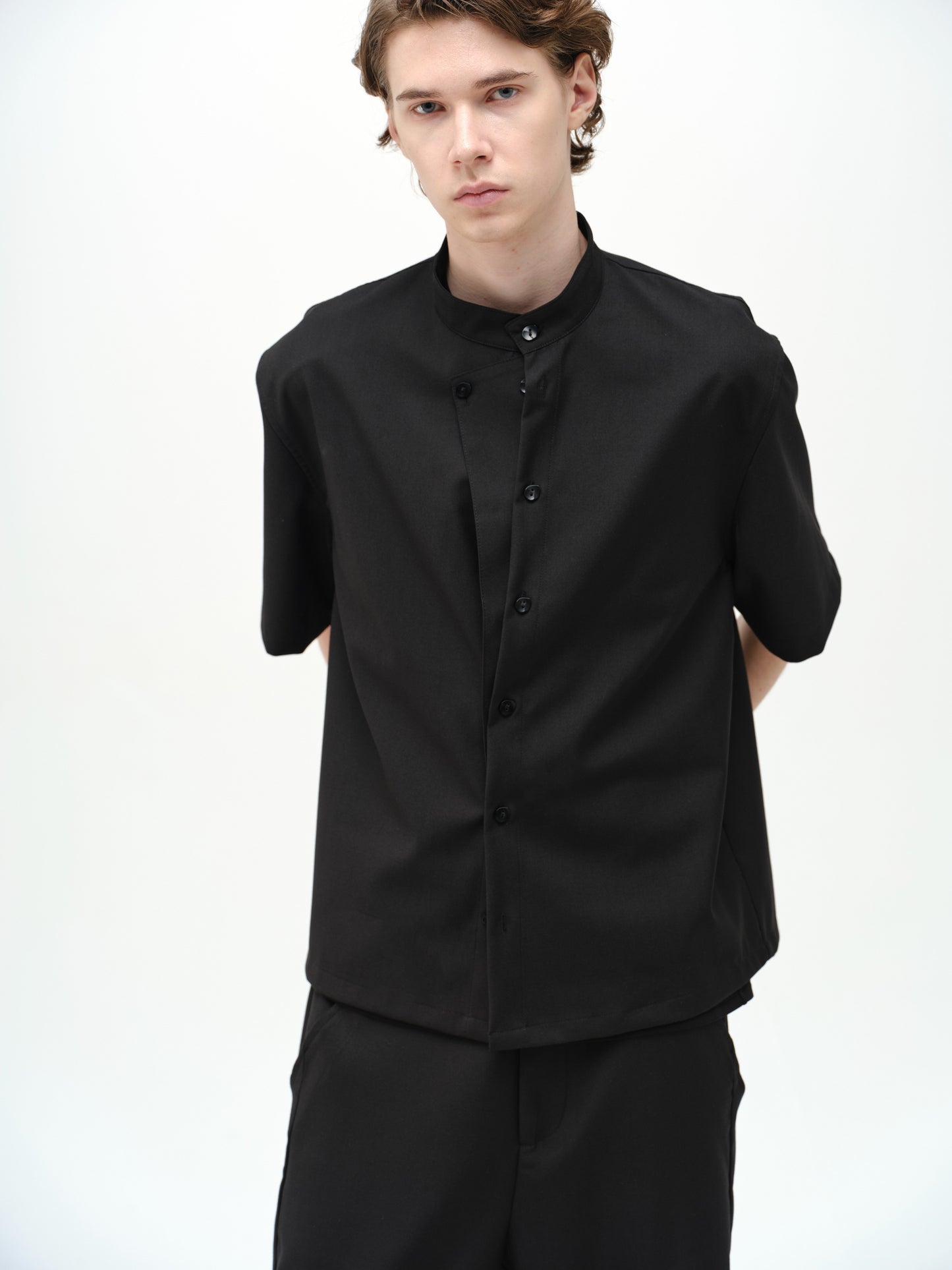 Double placket shaped short sleeve shirt