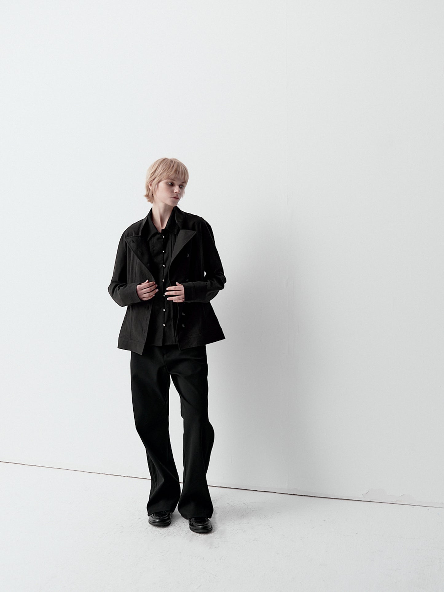 Slanted placket stand-up collar button-down jacket