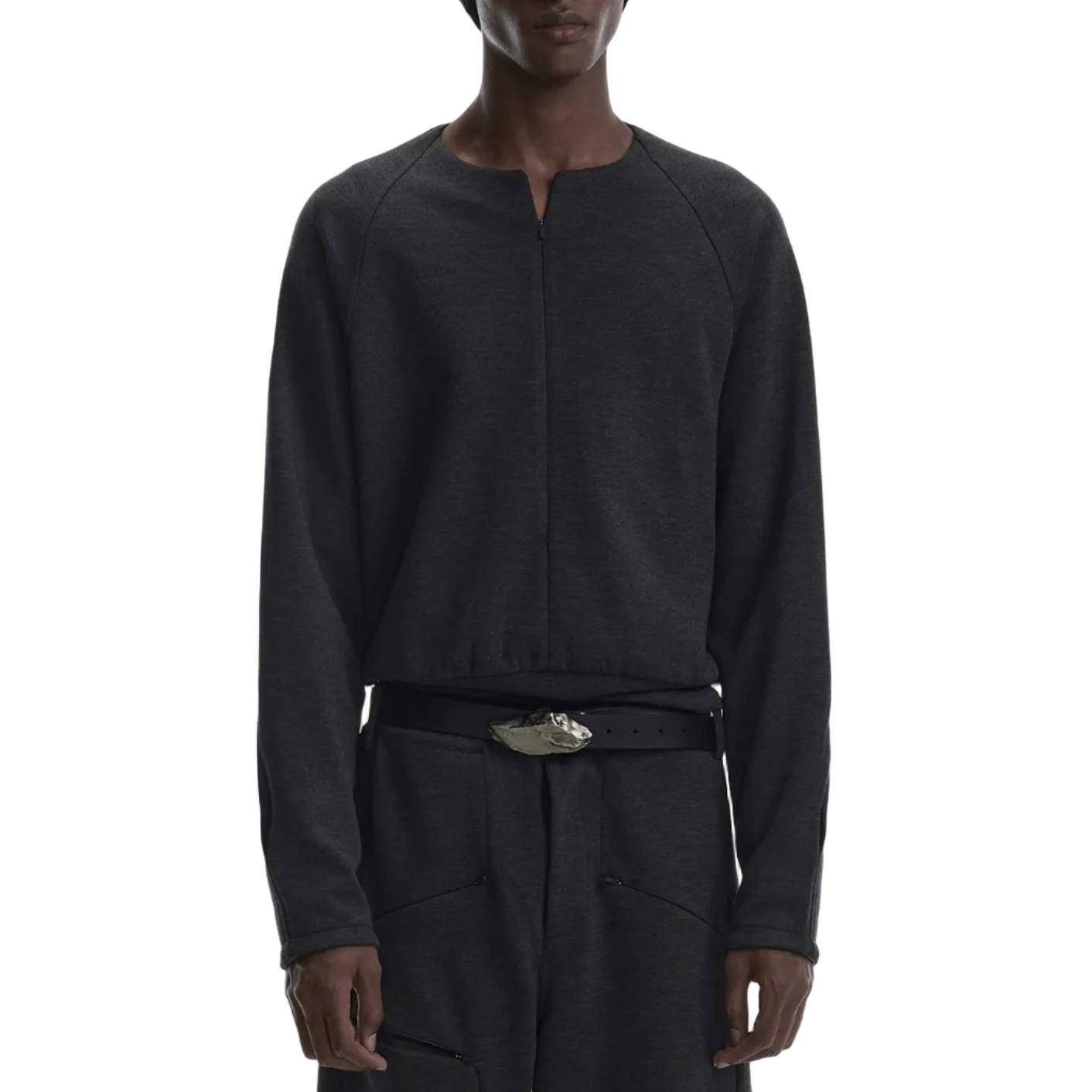 Curved zipper pullover