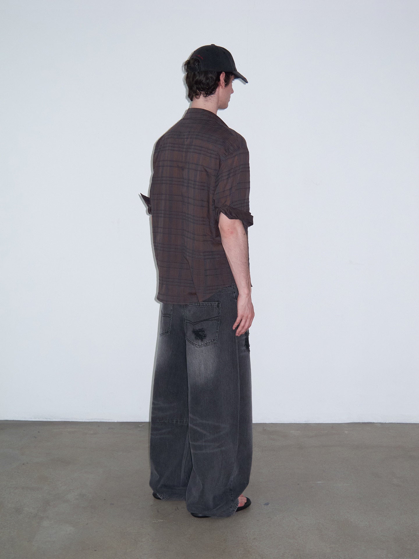 Delivery Plaid Rolled Sleeve Shirt