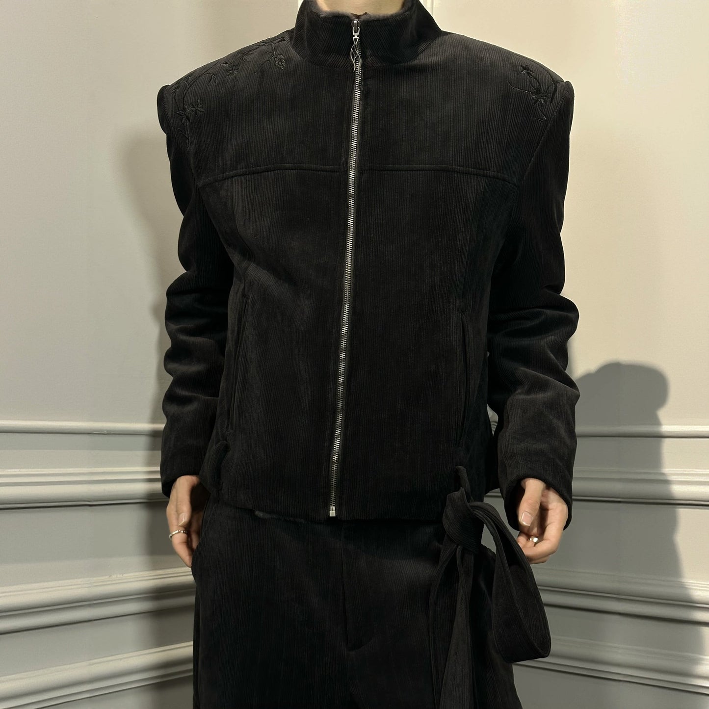 "Po Jing" 3D embroidered corduroy strap jacket