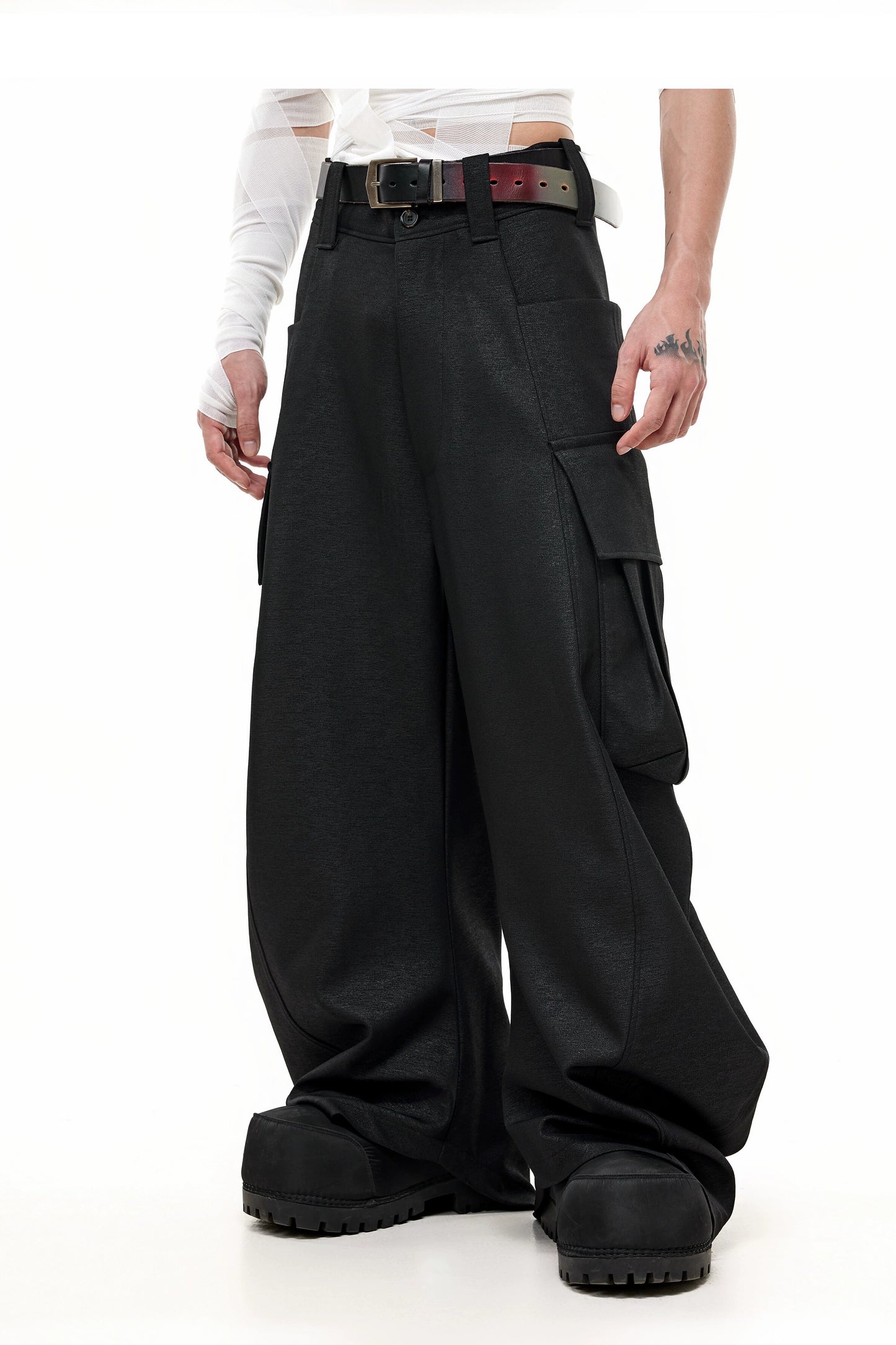 Large Pocket Draped Trouser