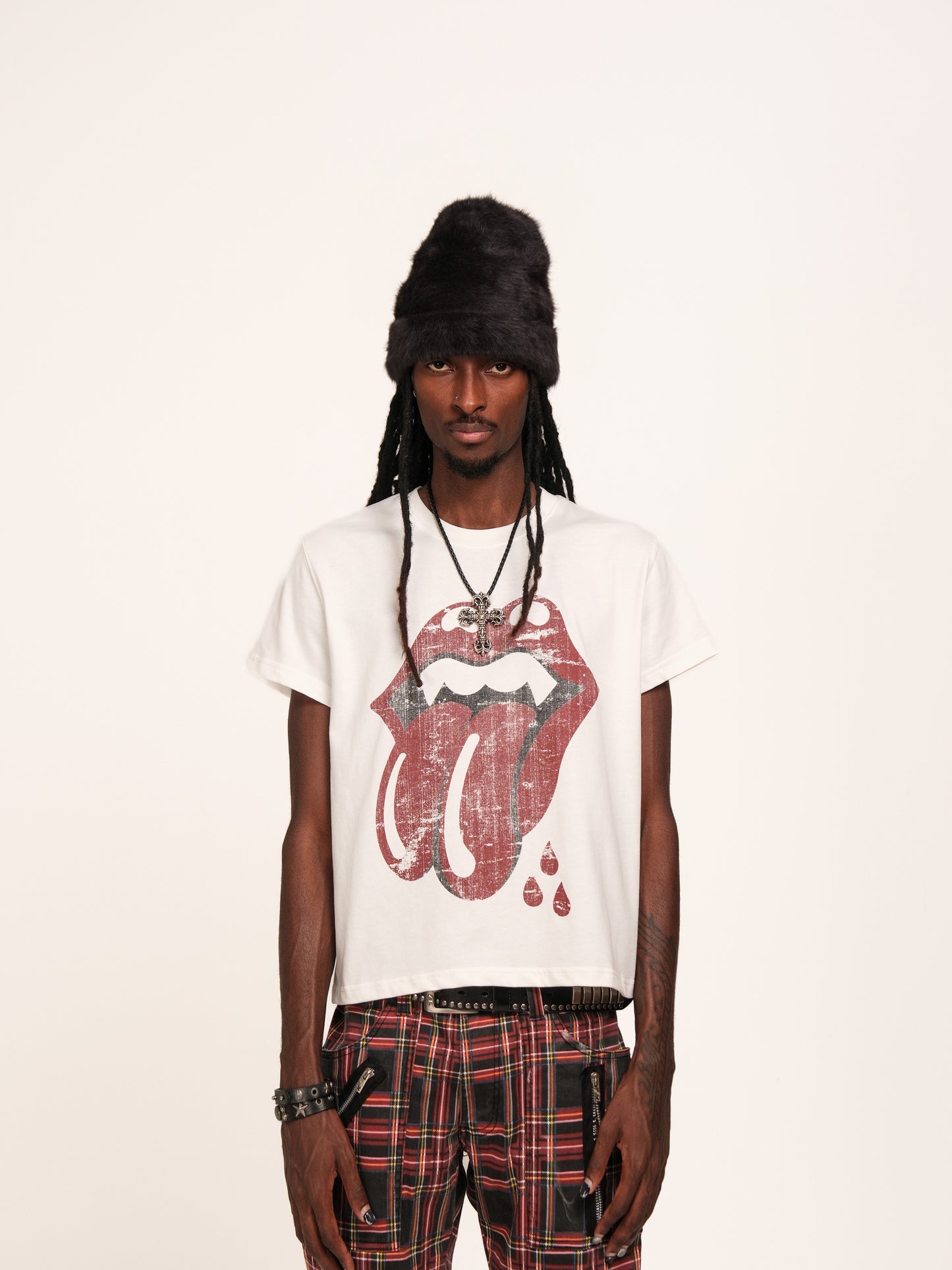 Tongue Spoof Distressed Short Sleeve T-shirt