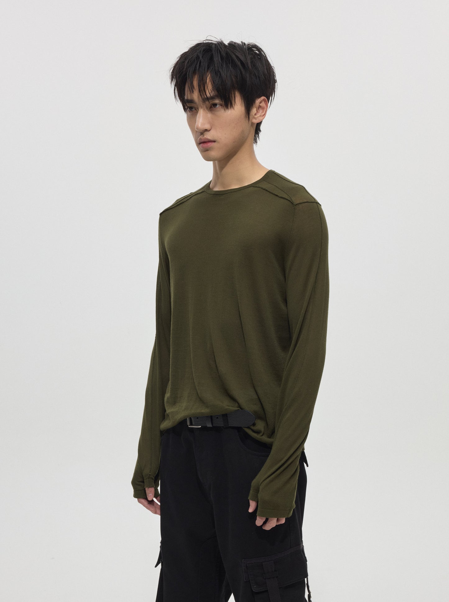 Cotton thumb hole long-sleeved shirt