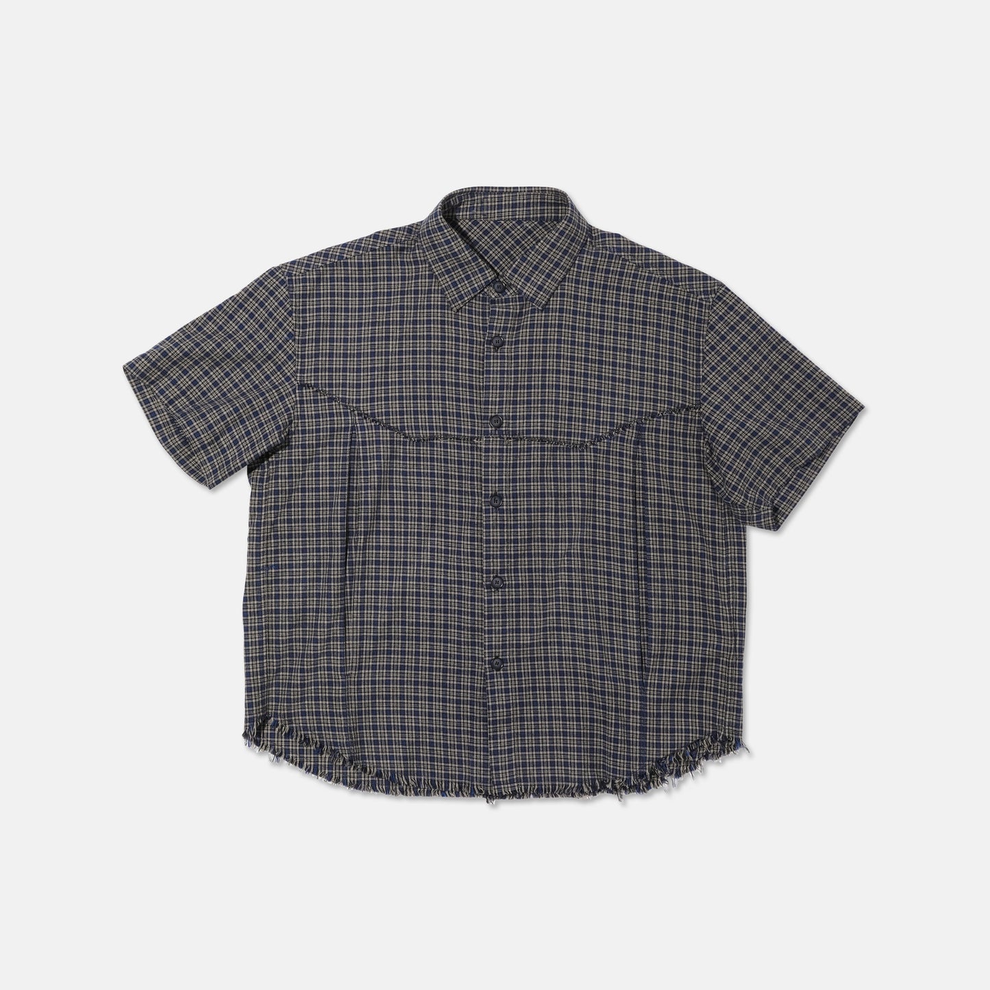 Copped short-sleeved shirt