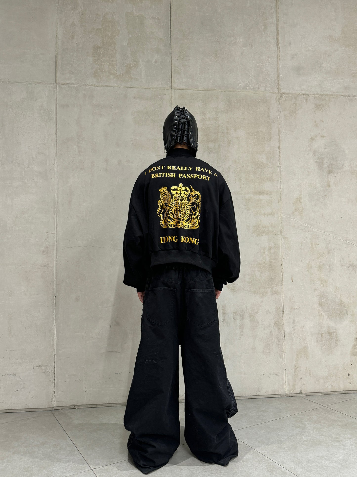 HONG KONG PASSPORT CROPPED SWEATSHIRT JACKET