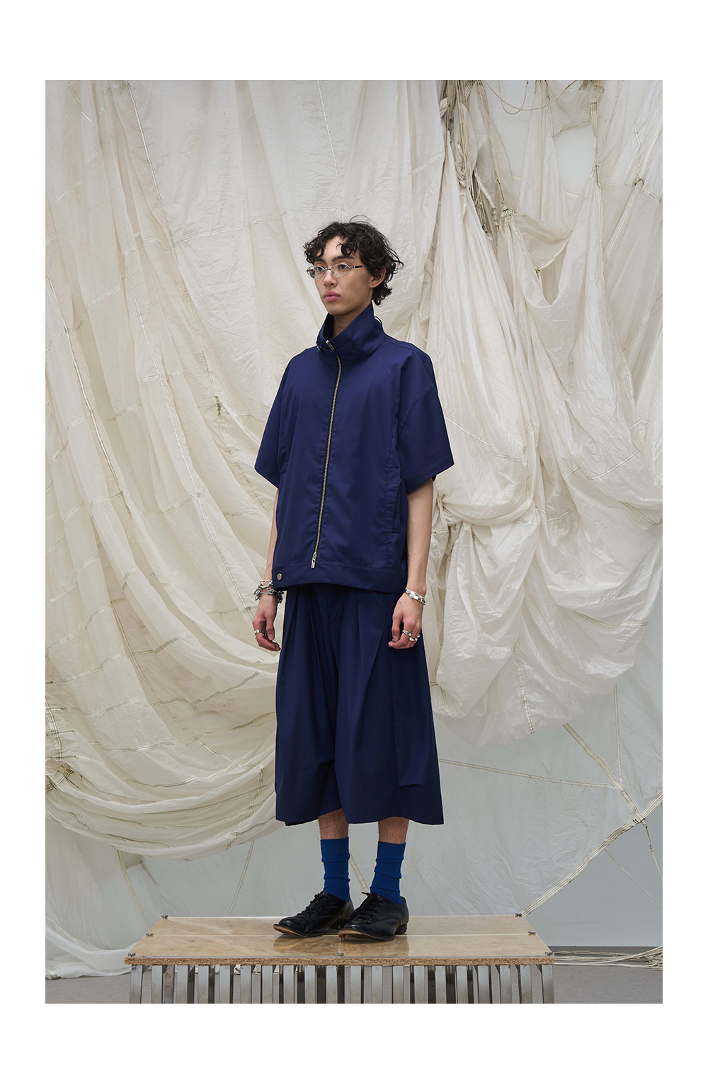 Stand Collar Zip Up Short Sleeve Shirt