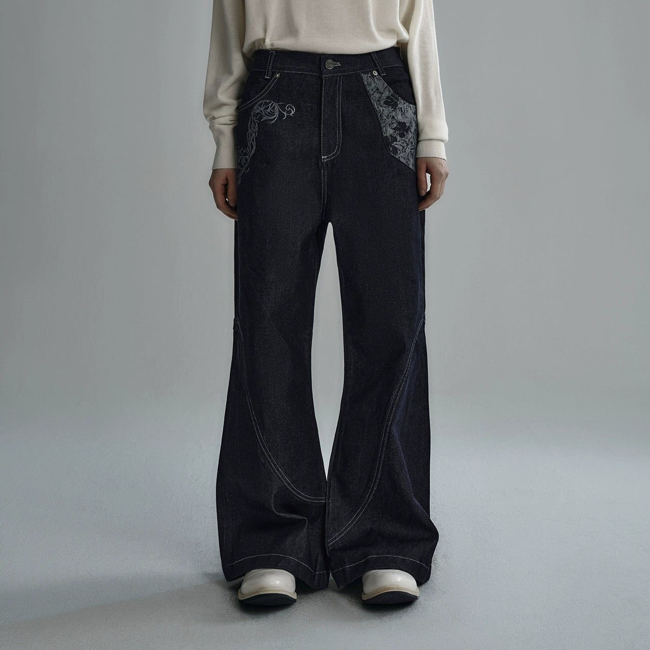 "Snake Trace" raw jacquard panel bootcut jeans