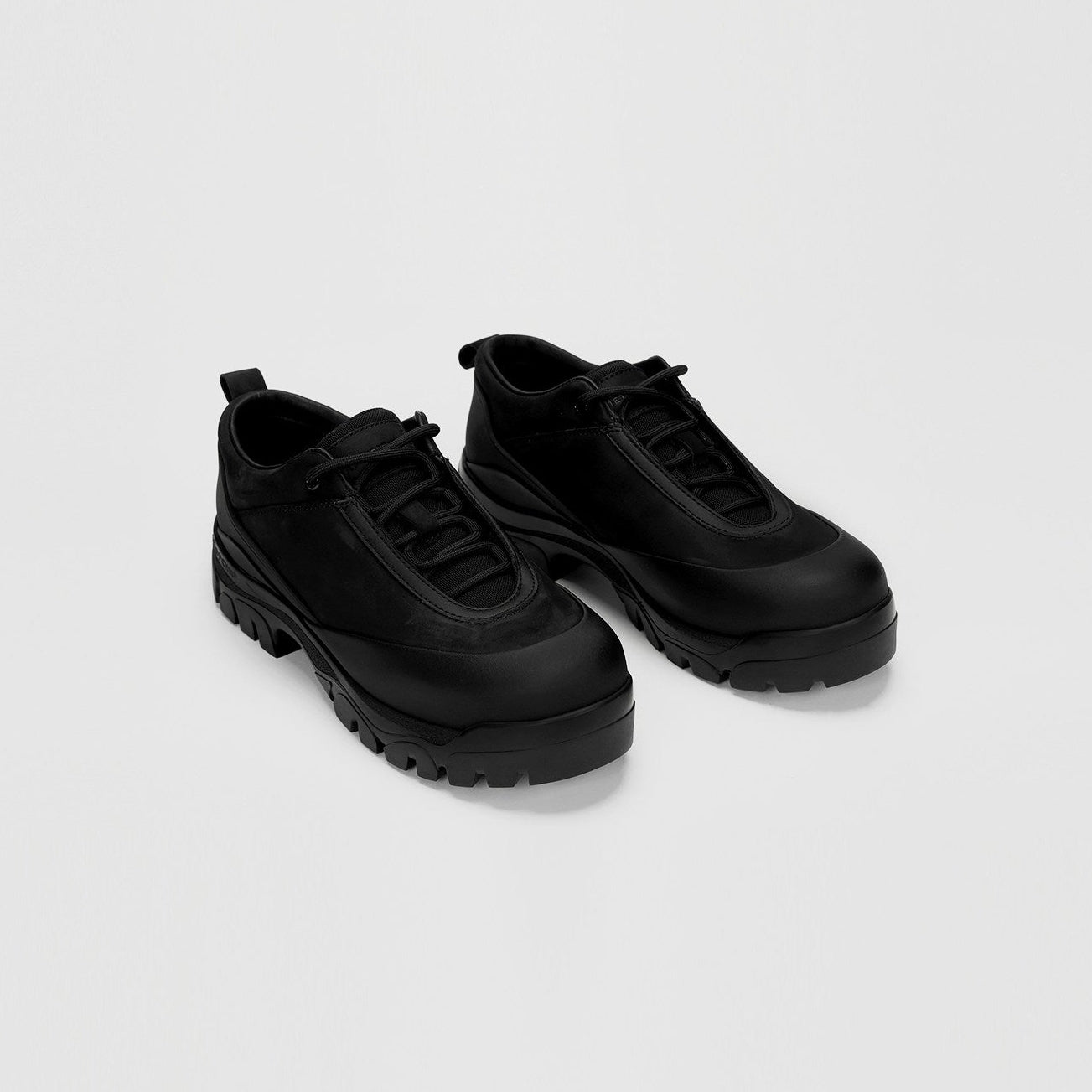 Streamline V-sole retro shoes