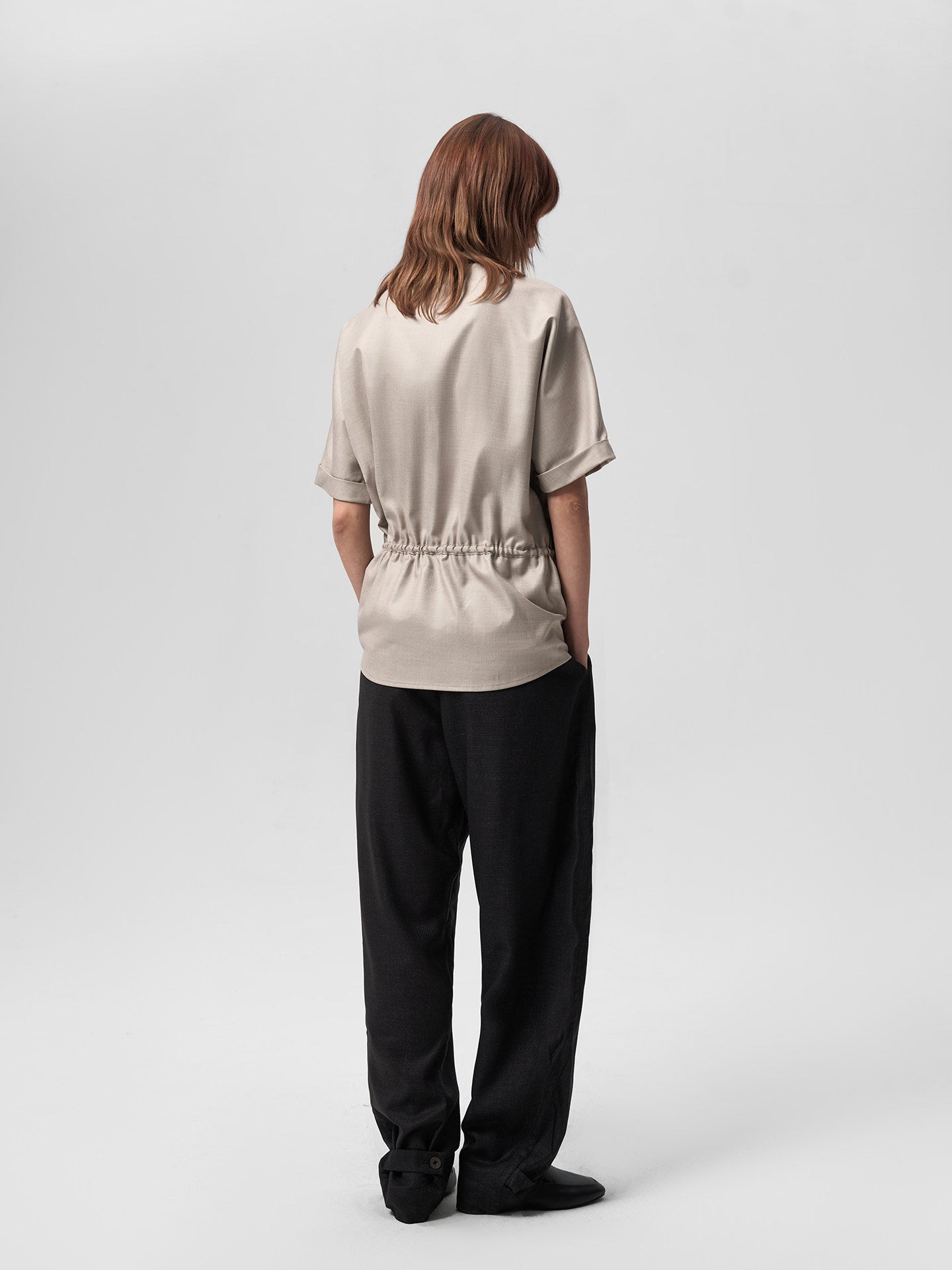 Gritty pleated zip short-sleeved shirt