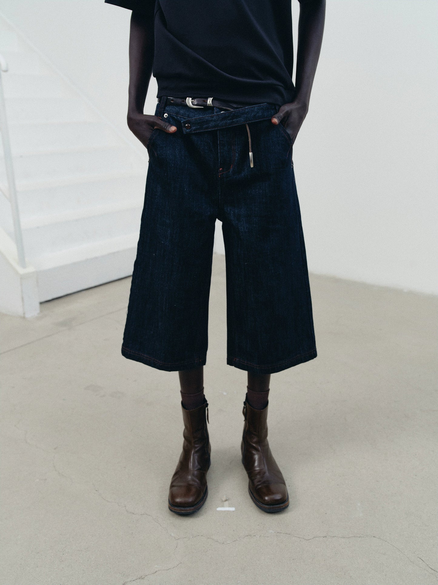 Jewel Belt Cow Straight-leg Jorts