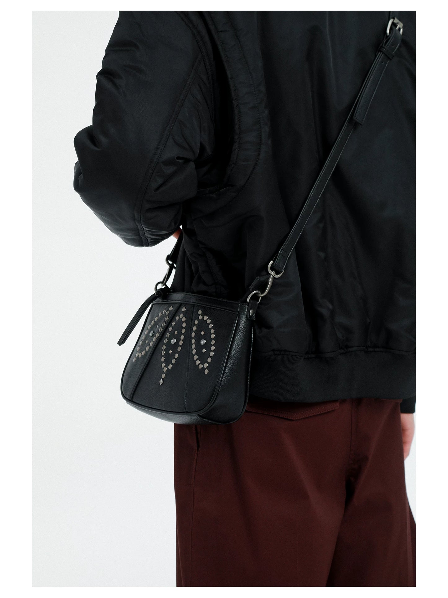 Handmade stud pattern shoulder bag