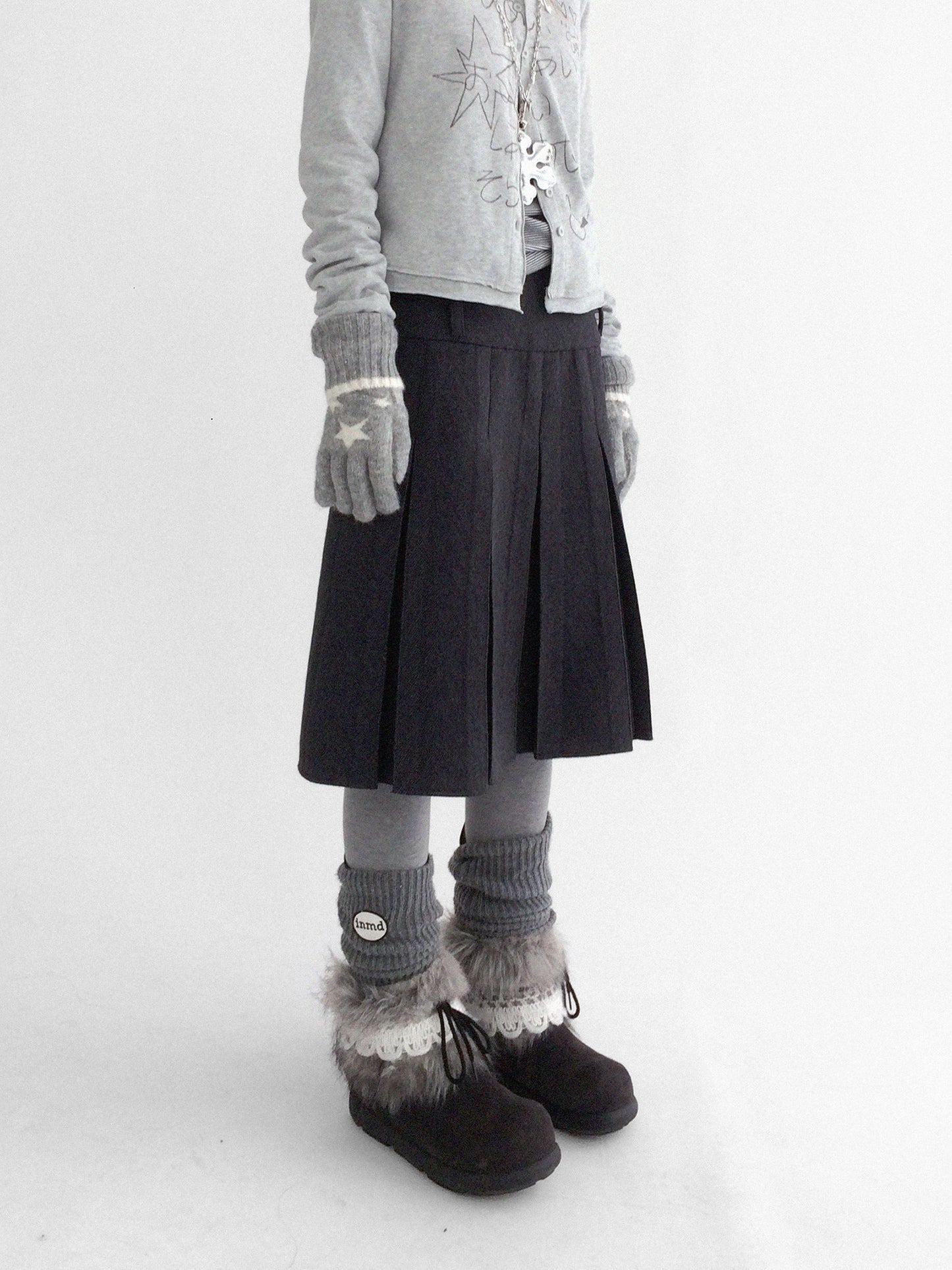 Mid-length versatile skirt