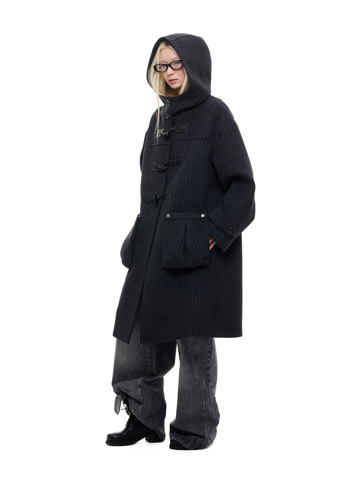 Hooded horn button coat