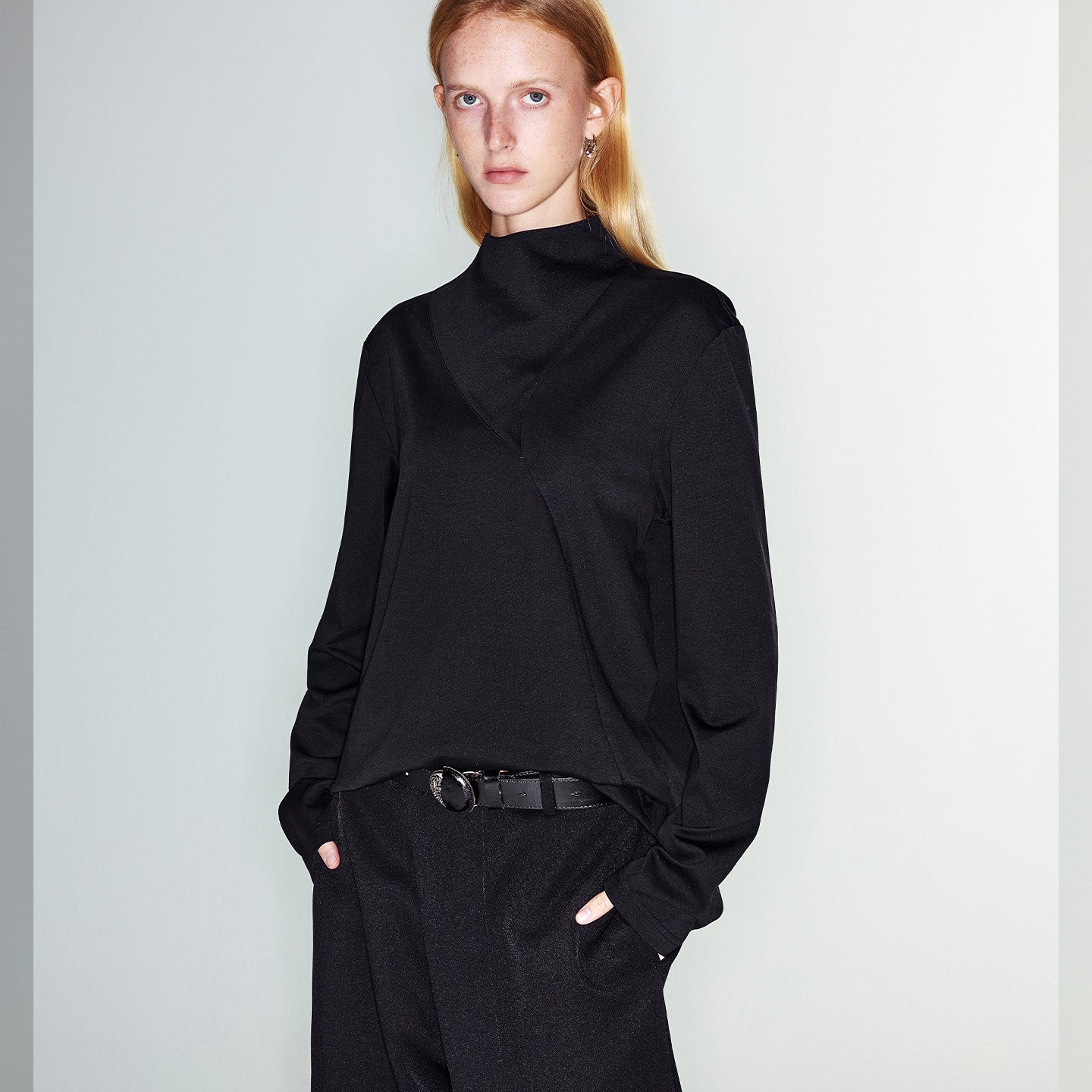 Flag-shaped long-sleeved T-shirt