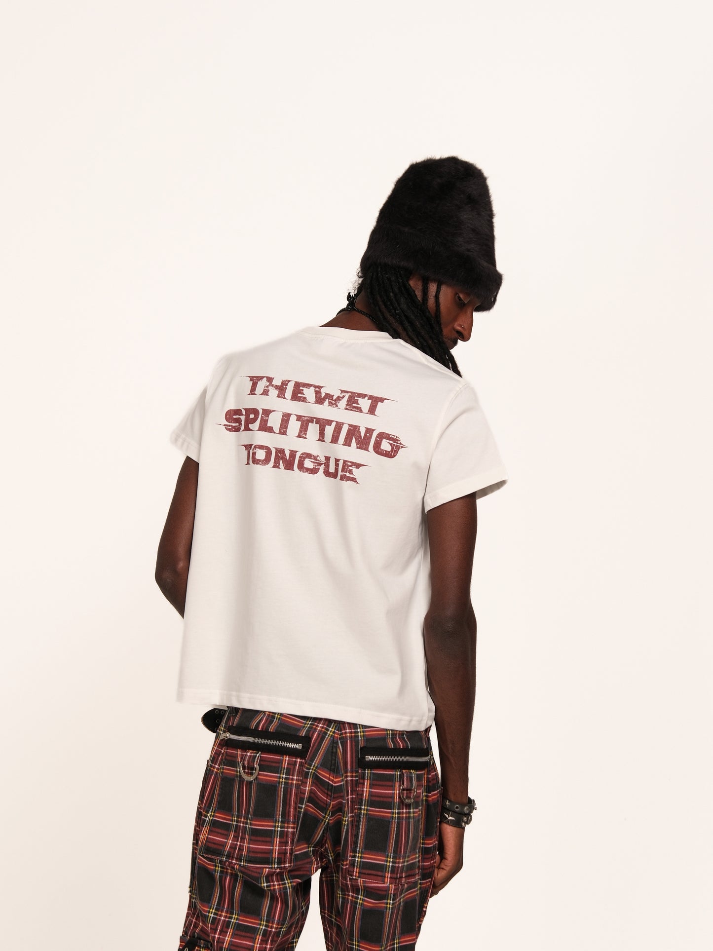 Tongue Spoof Distressed Short Sleeve T-shirt