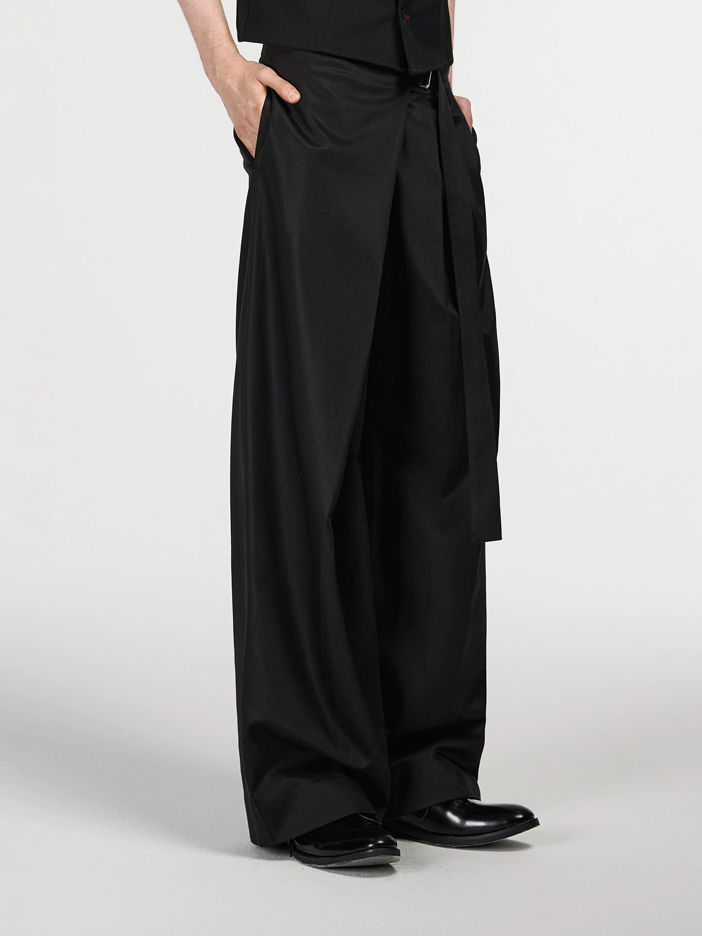 Faux skirt pleated trousers