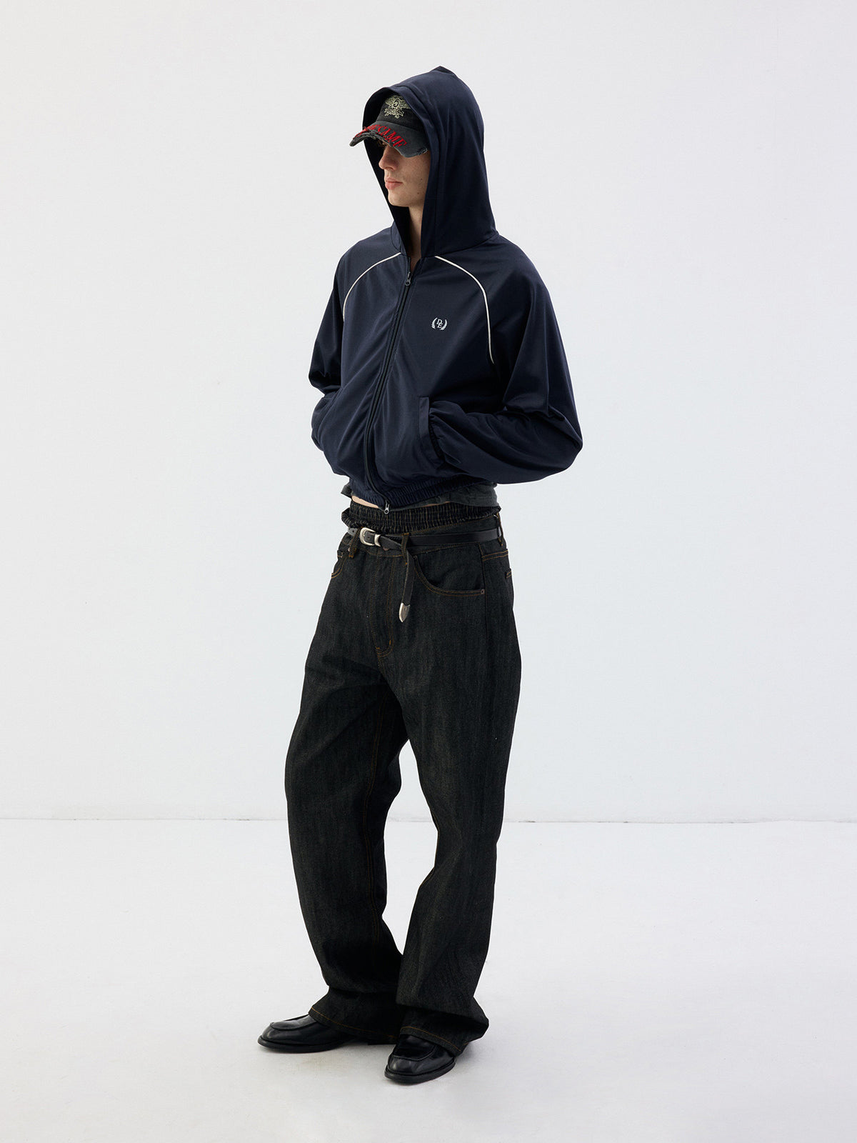 Hooded zip-up sports jacket