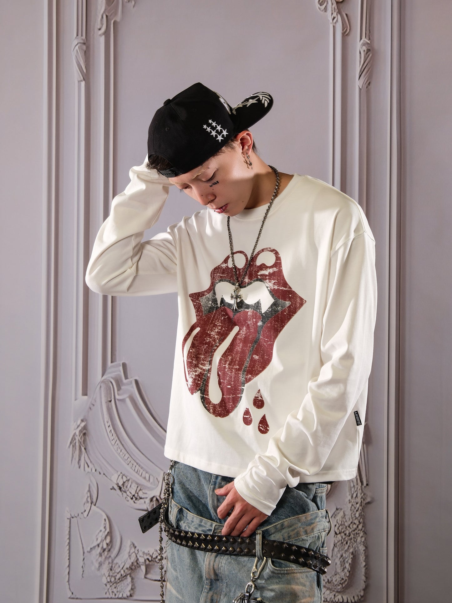 Tongue Spoof Distressed T-shirt