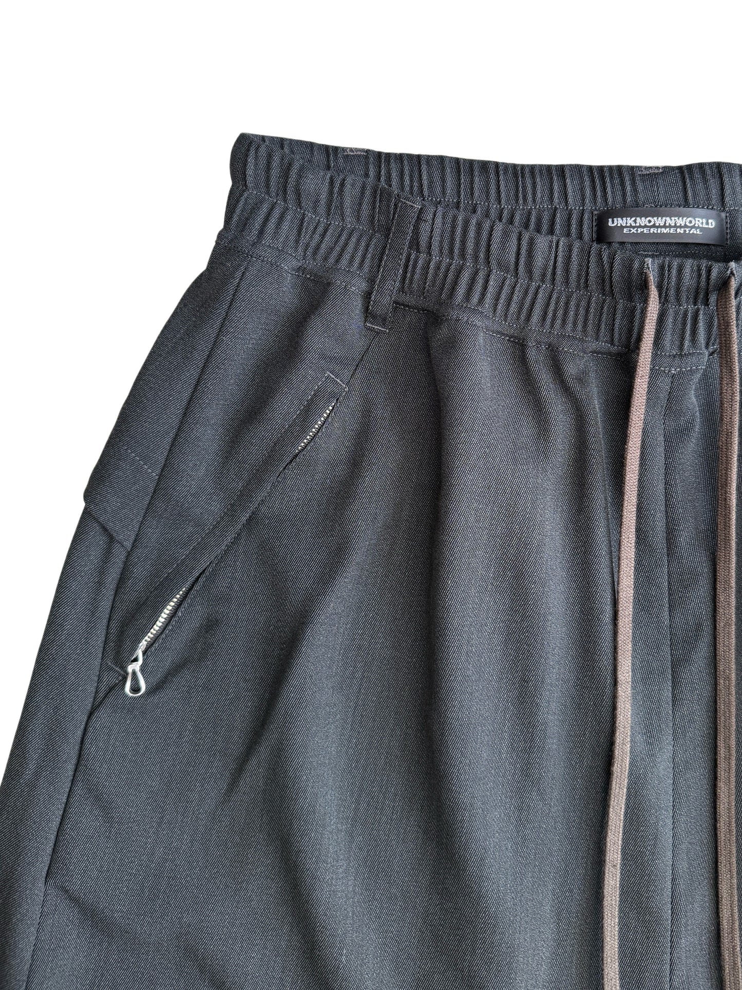 Six-point dress pants