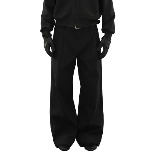 Curved pocket trousers