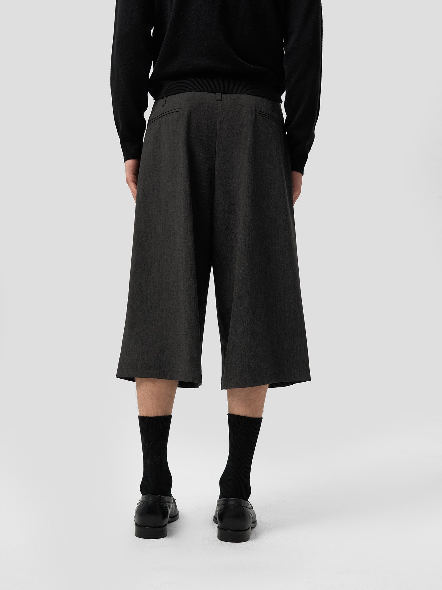 Slanted button 3D Cut Suit Shorts