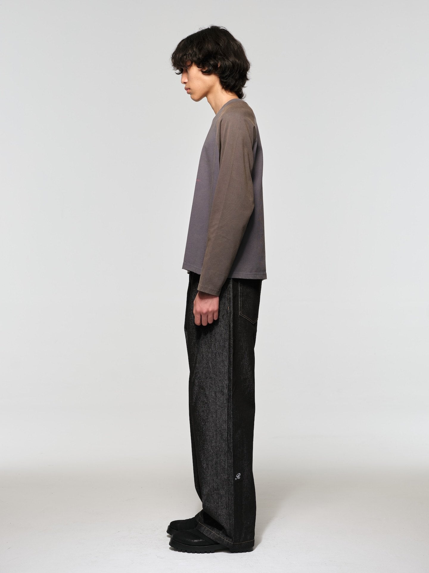 BETRAYAL* distressed wash long sleeve t-shirt