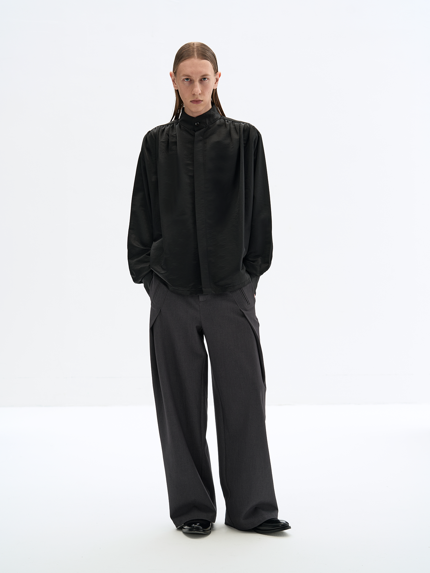 Shoulder pleats long sleeve shirt