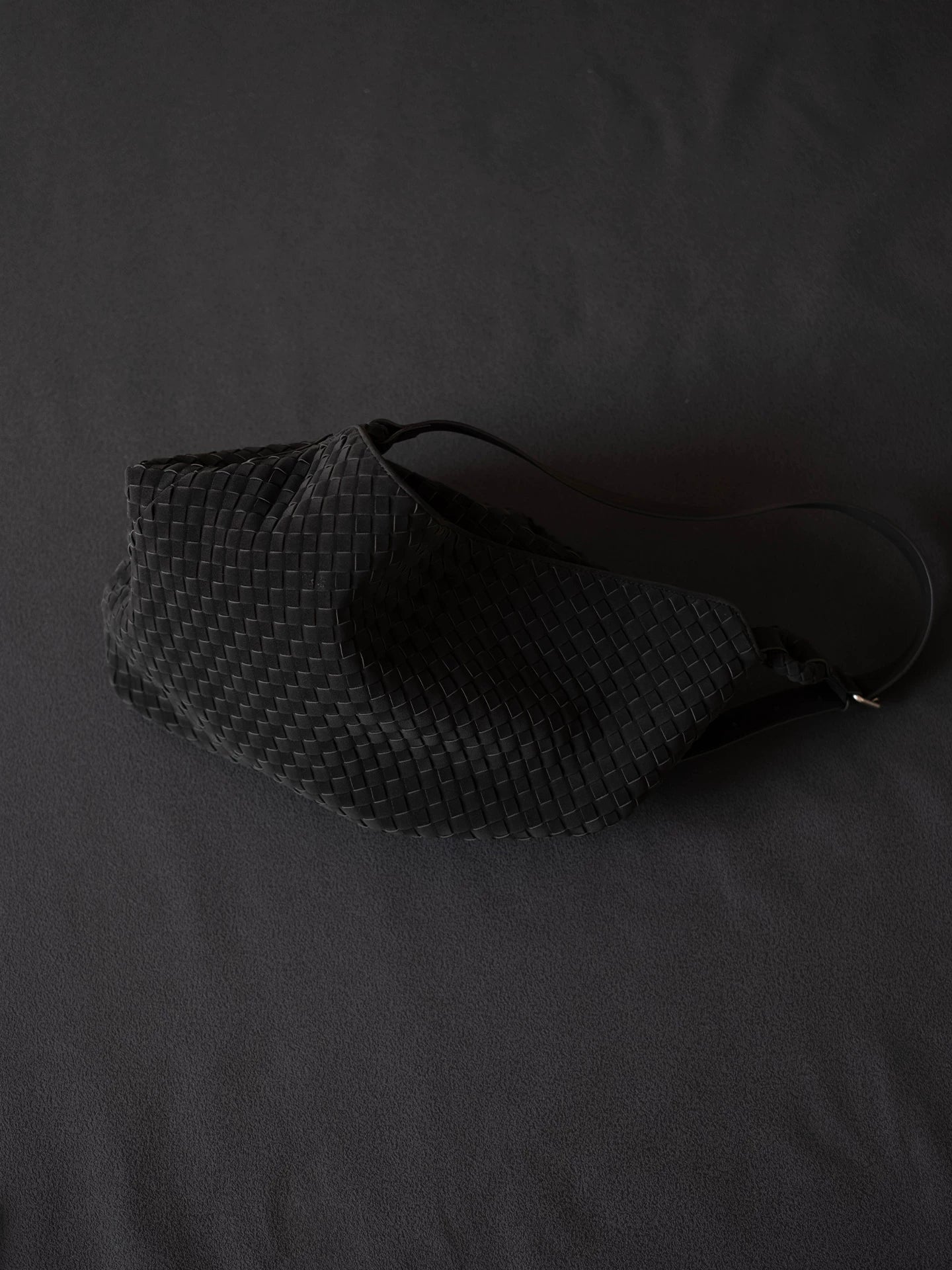 LIMPIDOUCLUS Hhandwoven suede crossbody bag