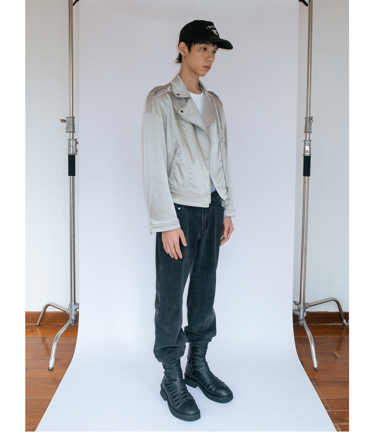 Washed Embroidered Bootcut Jeans