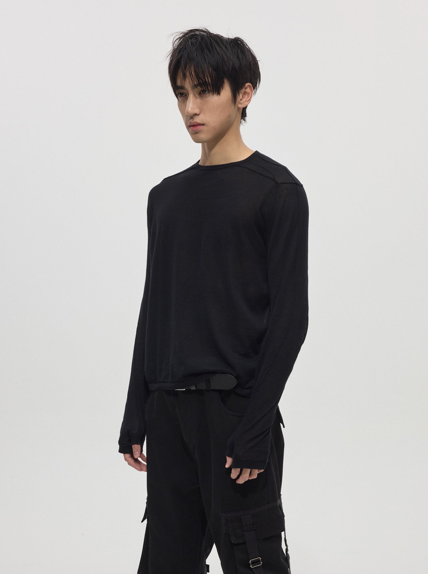 Cotton thumb hole long-sleeved shirt