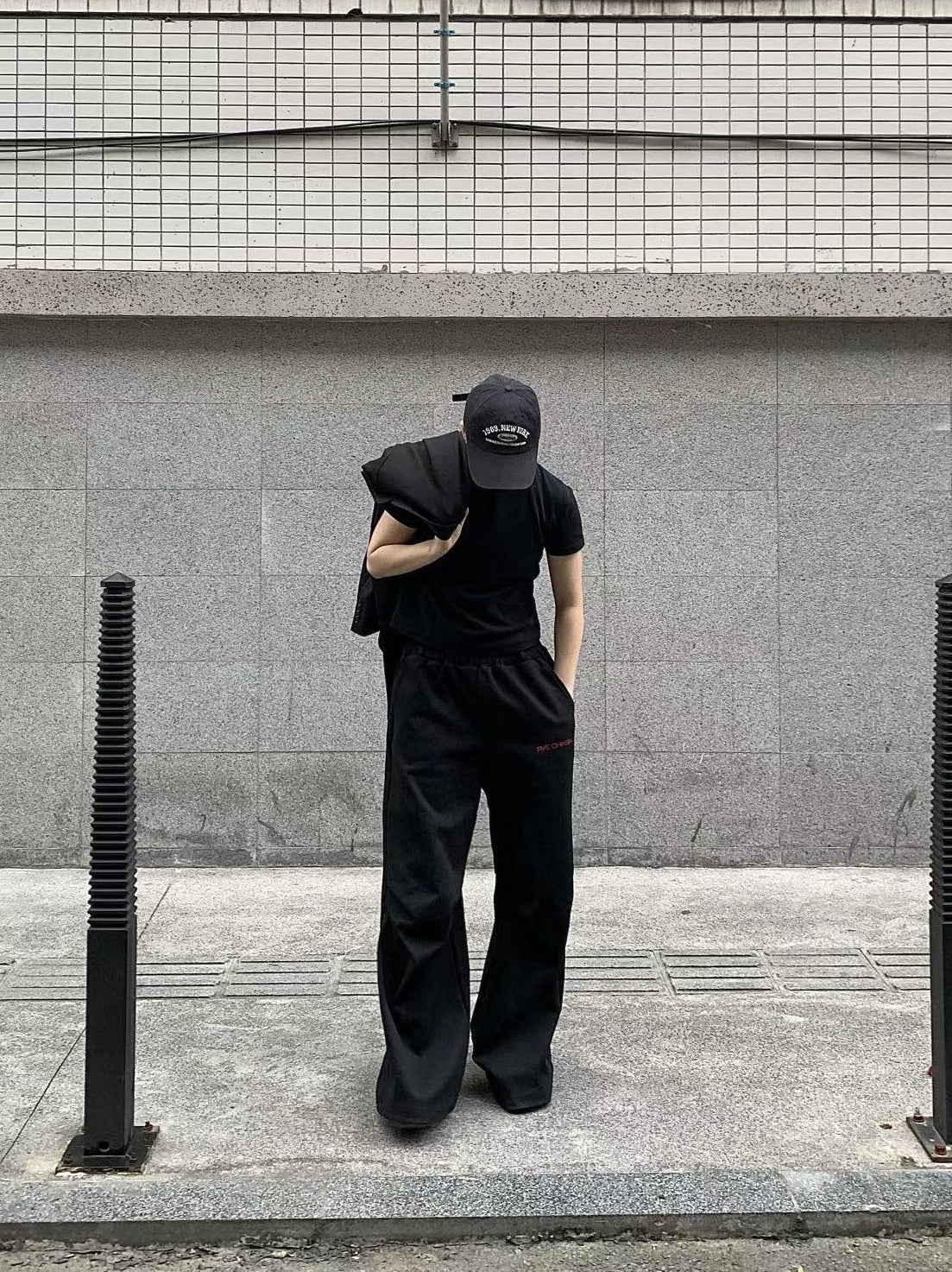 BLACK LOOSE BOOTCUT PLEATED SWEATPANTS