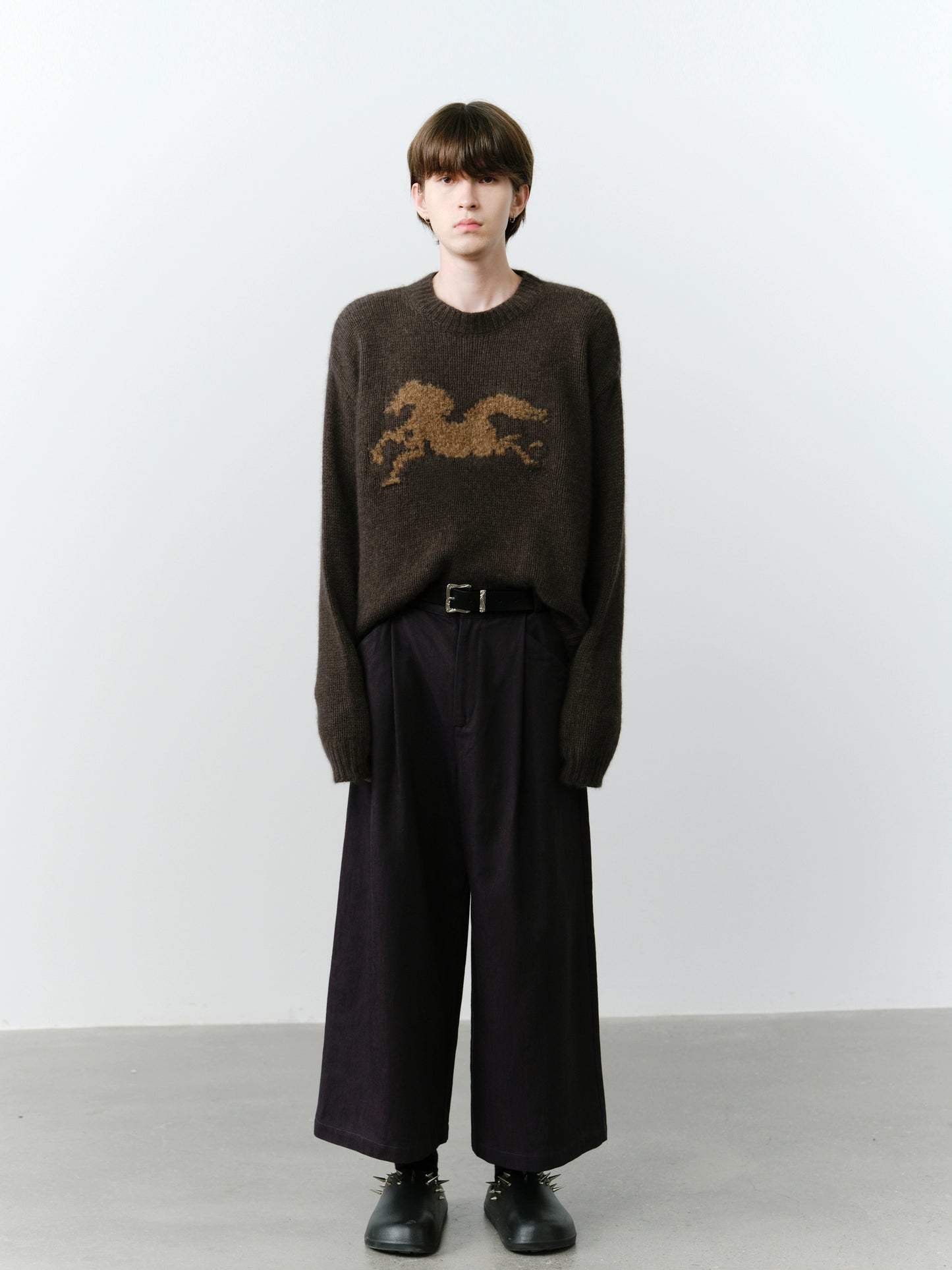 Cunky Stitch Pony Crew neck Knit