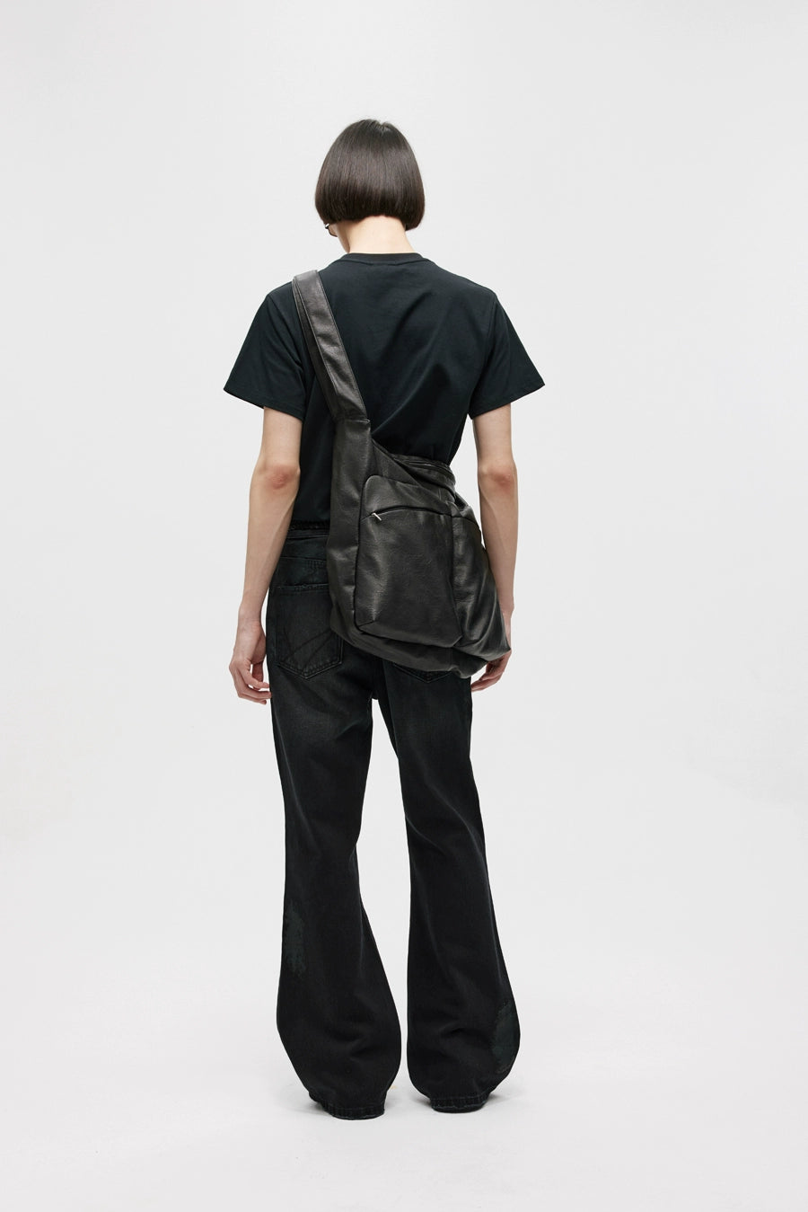 COMMUTER LEATHER SHOULDER BAG