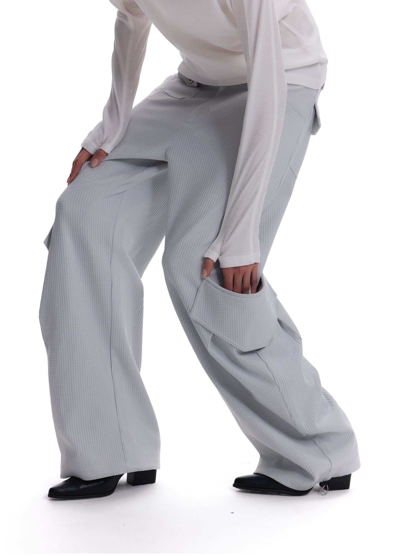 Waffle texture pocket pleated pants