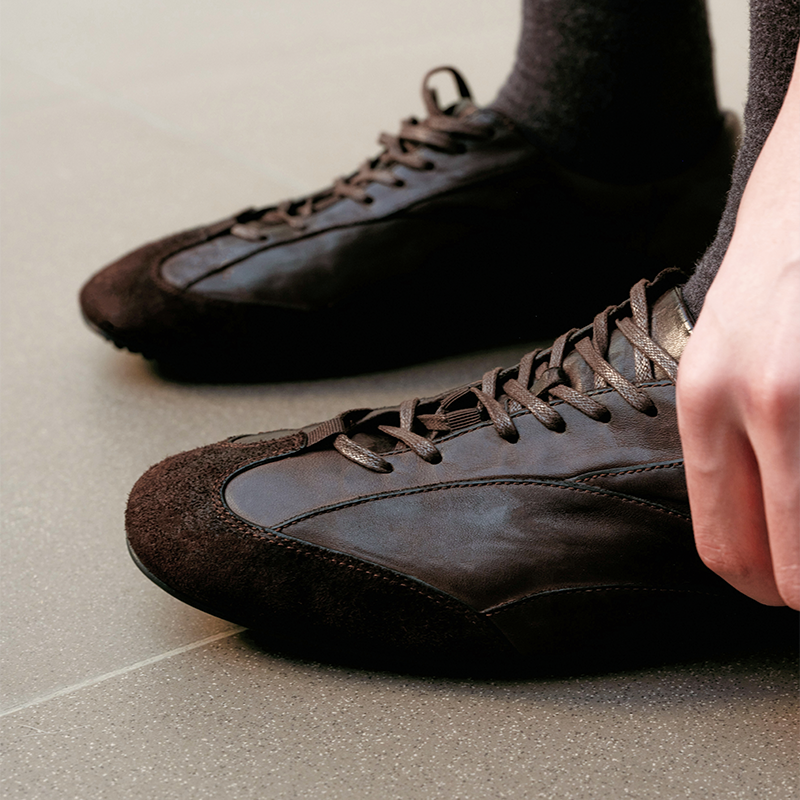 Washed horse leather shoes