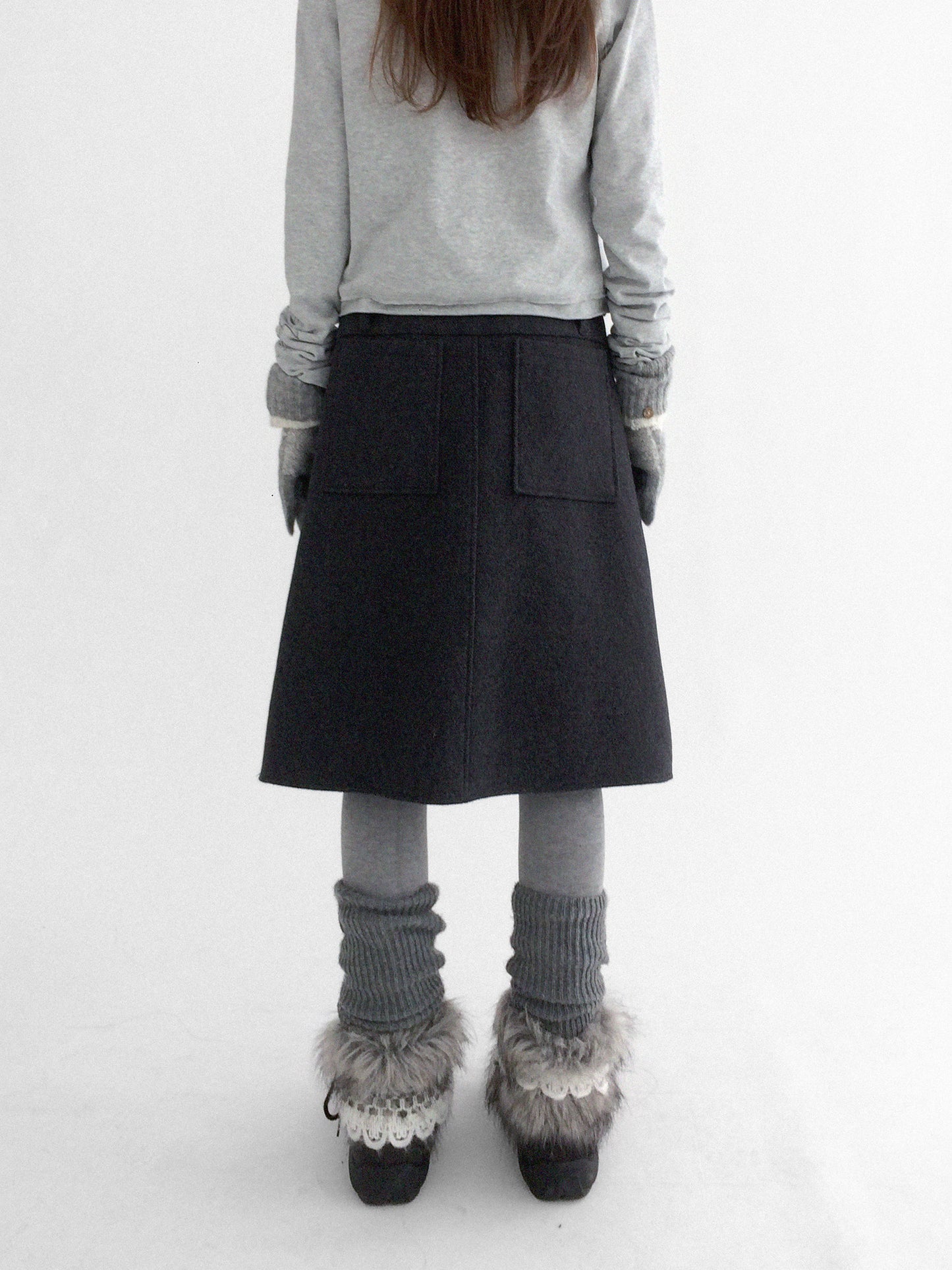 Mid-length versatile skirt