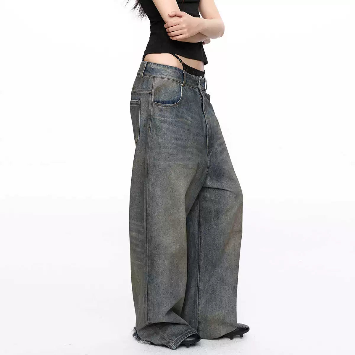 Cuff Opening Distressed Washed Jeans