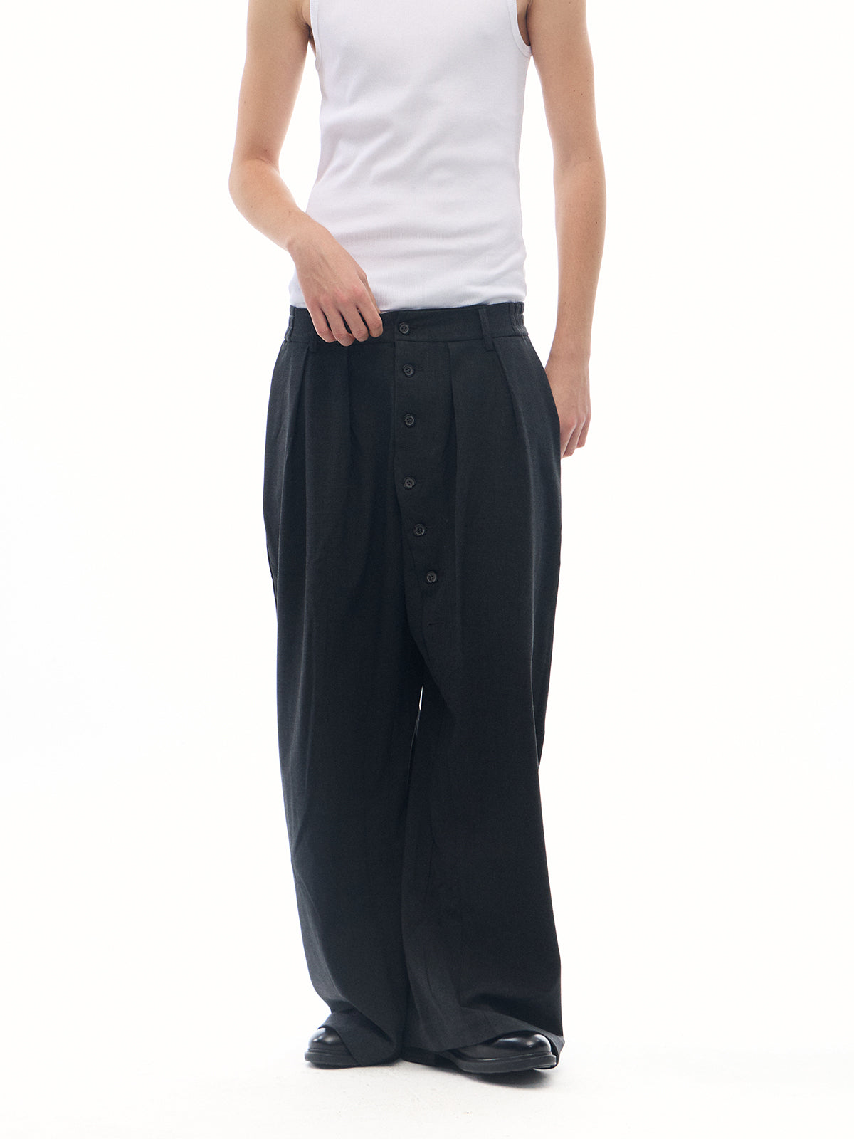 "Lunar Eclipse" loop-up grey live-pleated kendo trousers