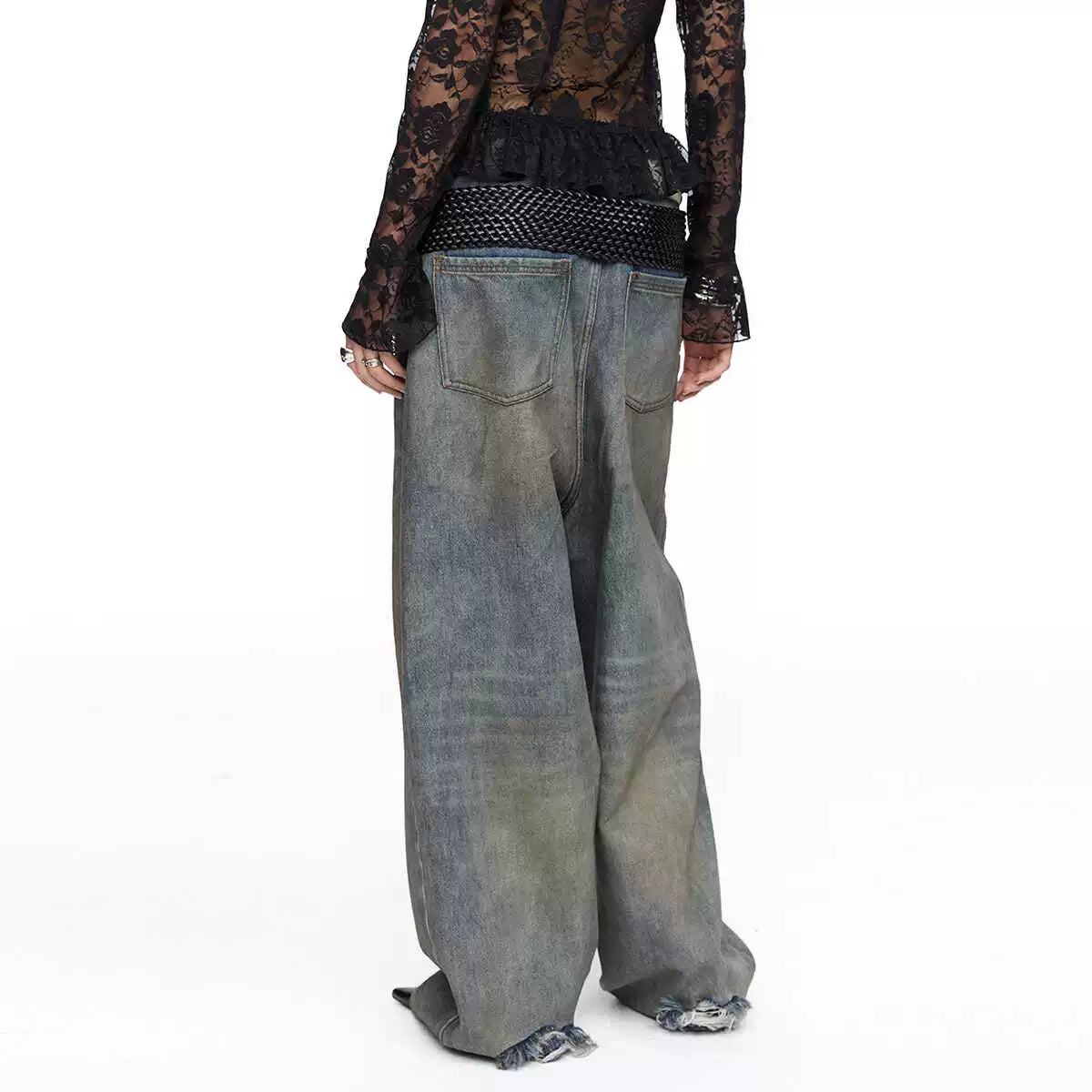 Cuff Opening Distressed Washed Jeans