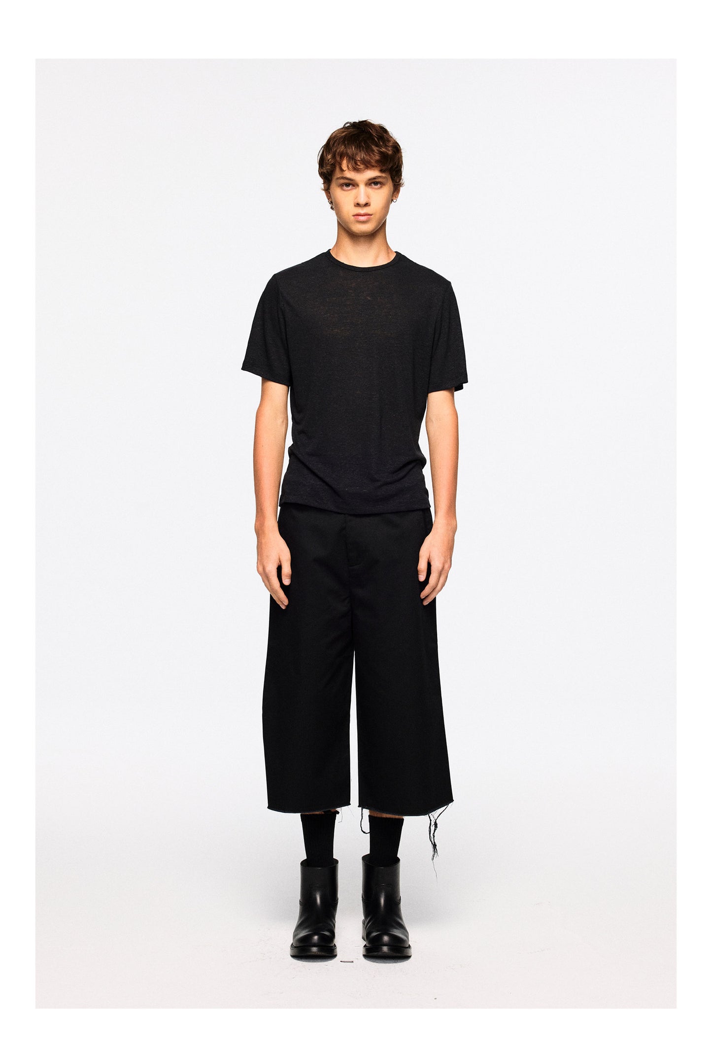 "NOIR VEIL" Linen T-Shirt