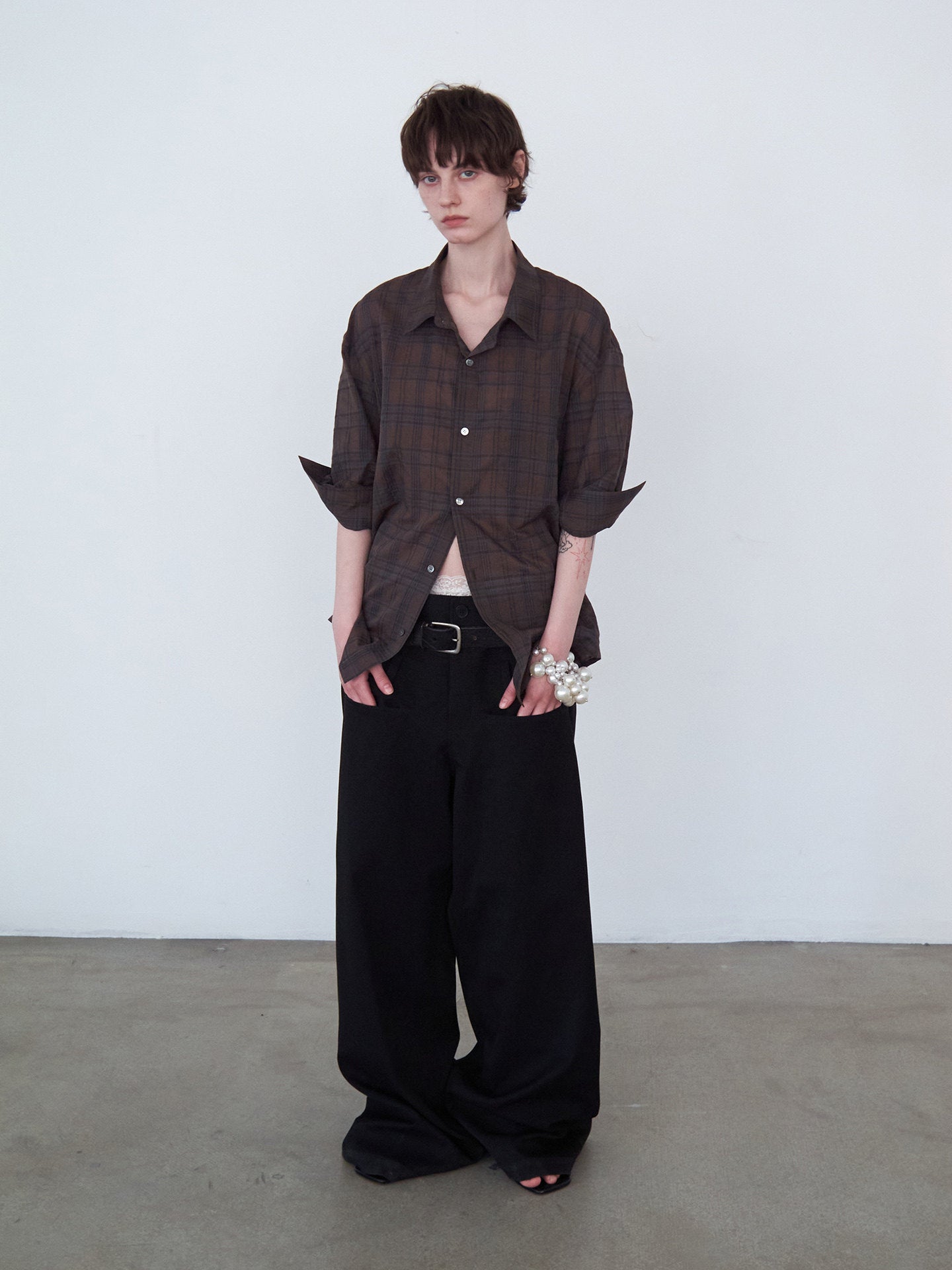 Delivery Plaid Rolled Sleeve Shirt