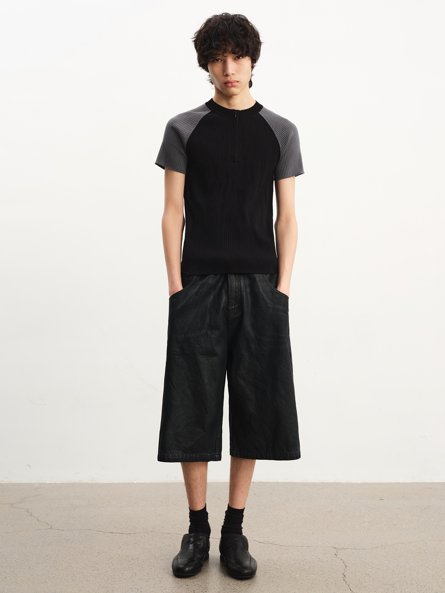 Half-zip raglan short-sleeve T-shirt