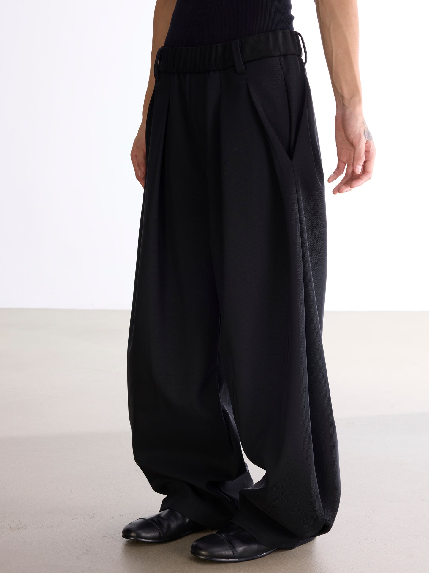 3D cut sweatpants trouser S09