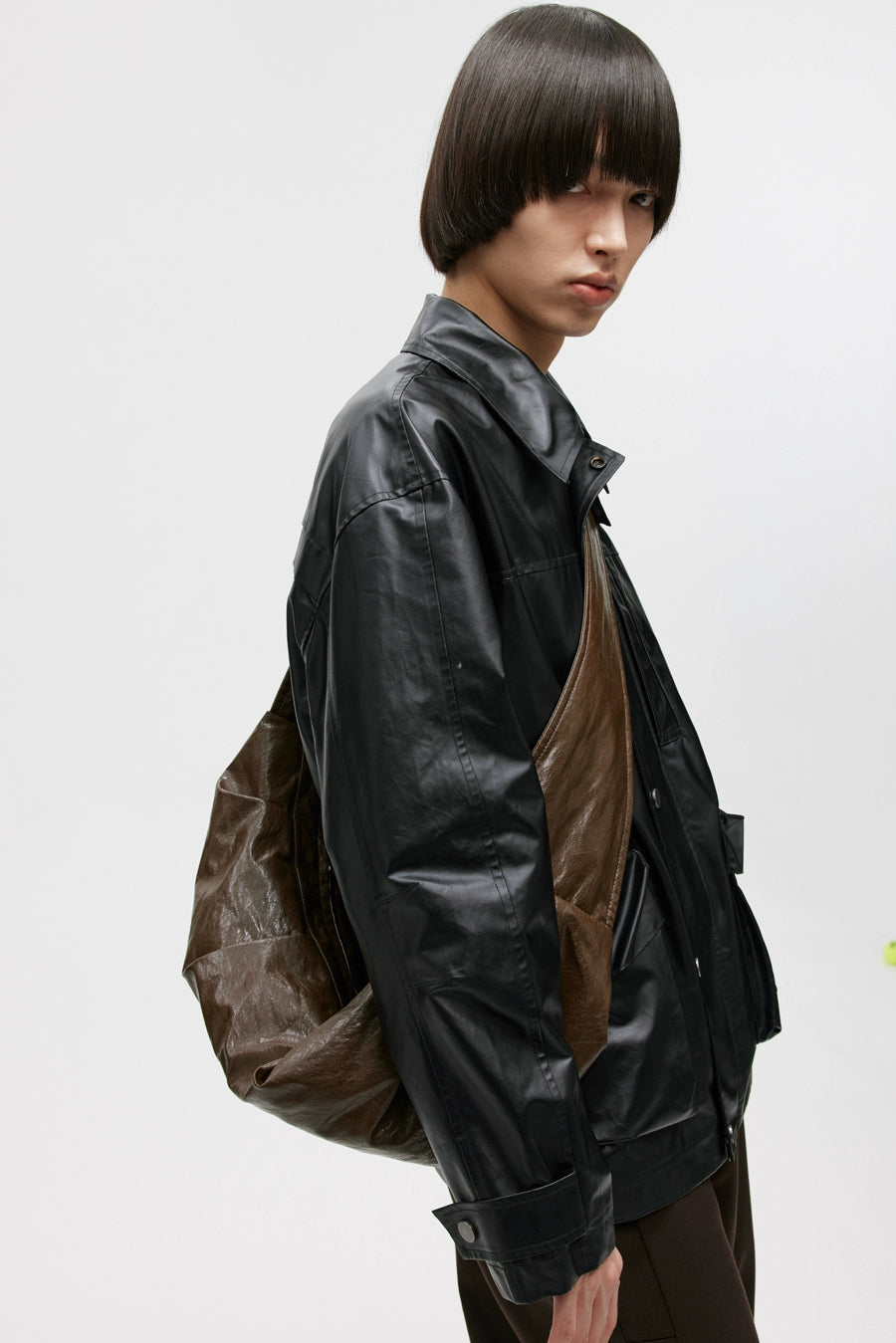 NATURAL TEXTURE LEATHER SHOULDER BAG