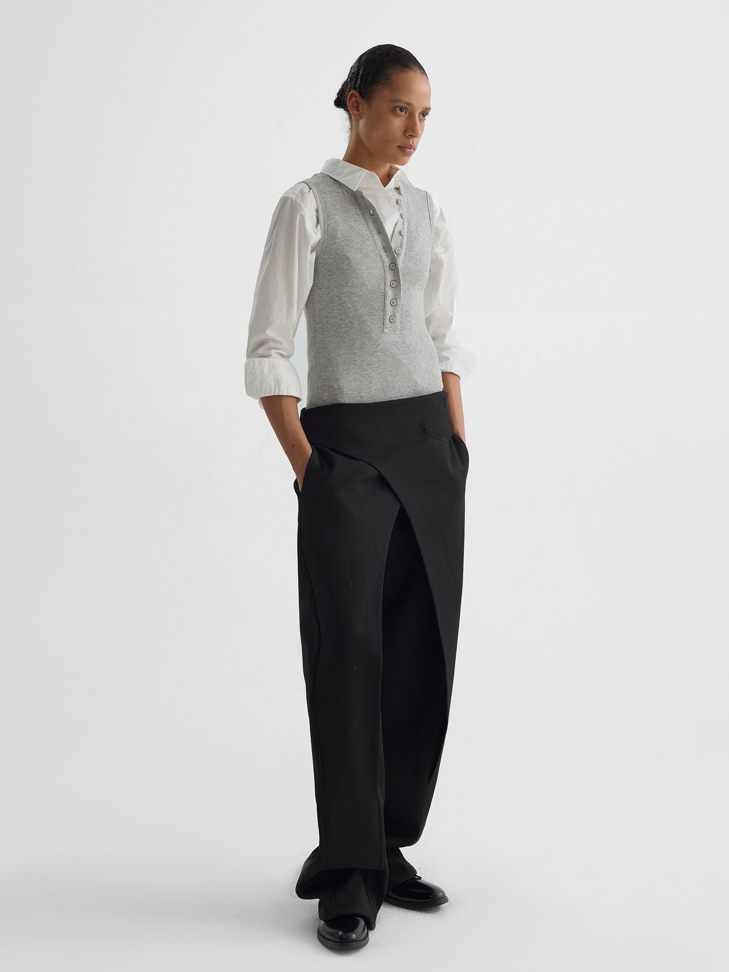 Tailored waist ring trousers