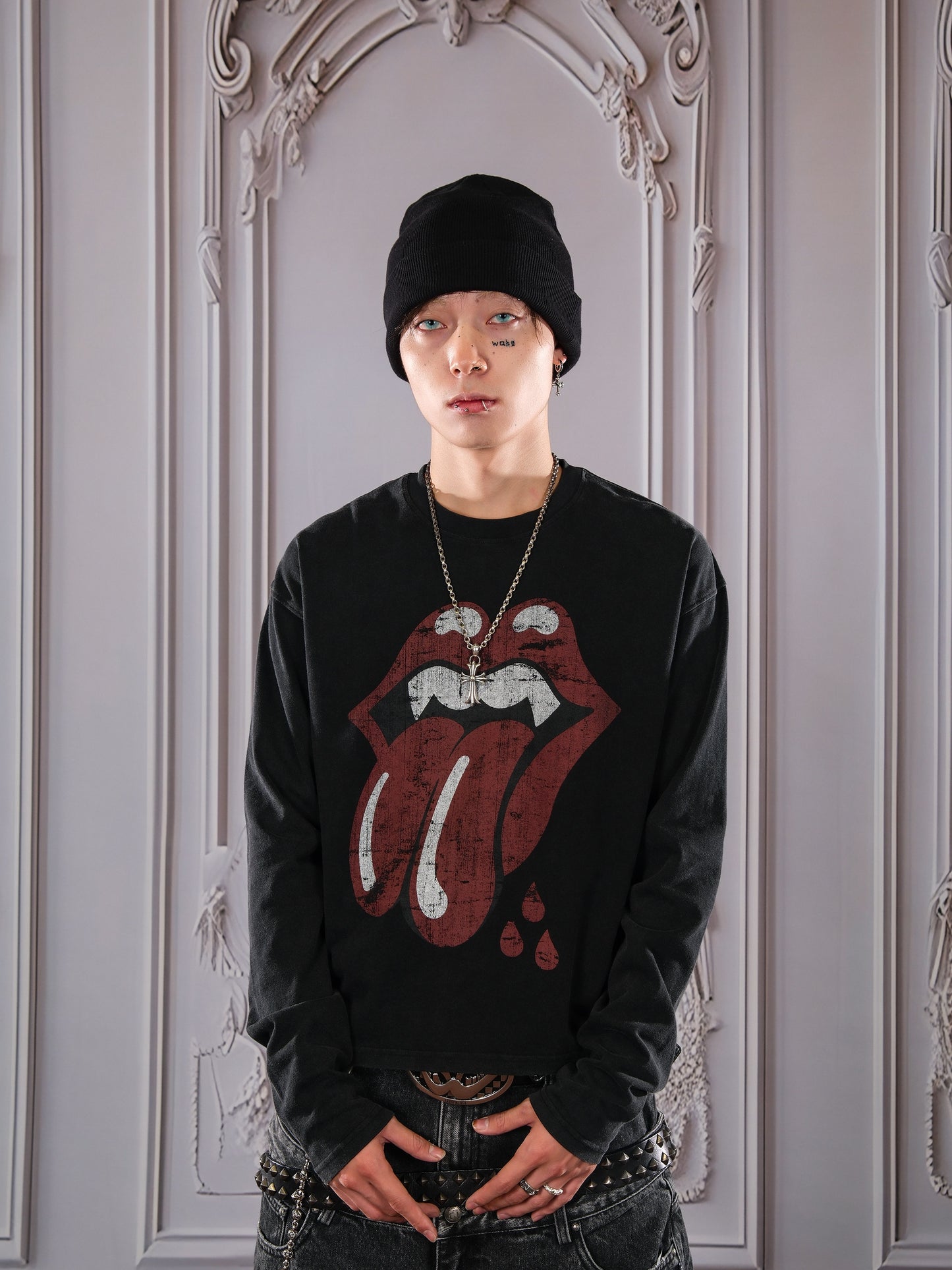 Tongue Spoof Distressed T-shirt